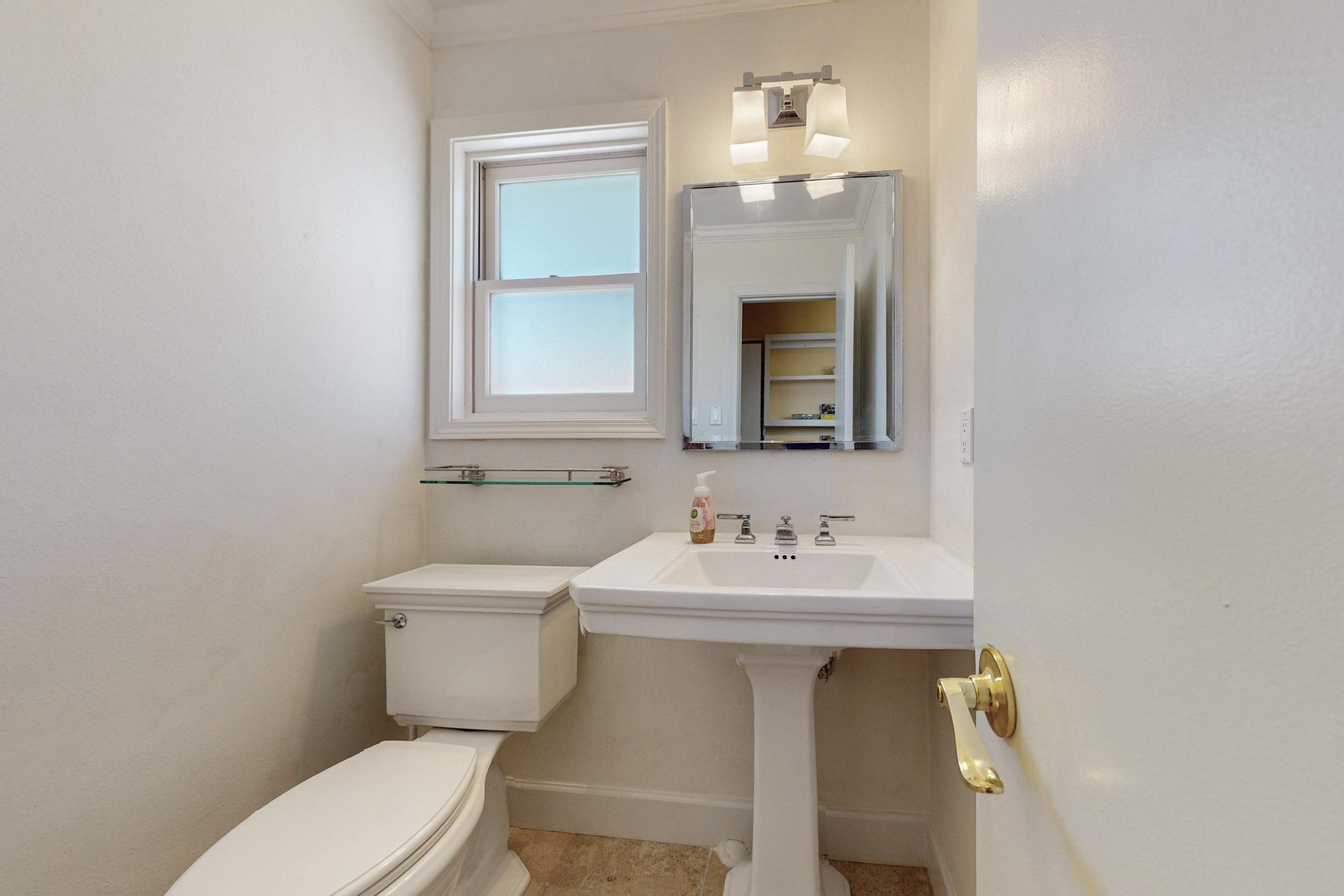 1333 Camino Cerrito SE