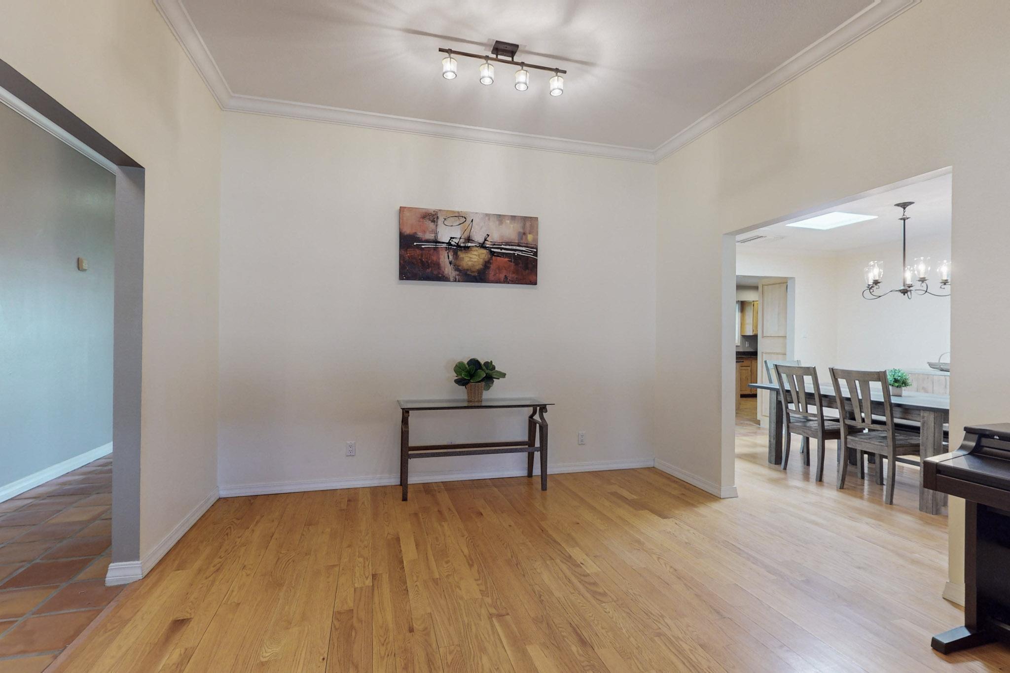 1333 Camino Cerrito SE