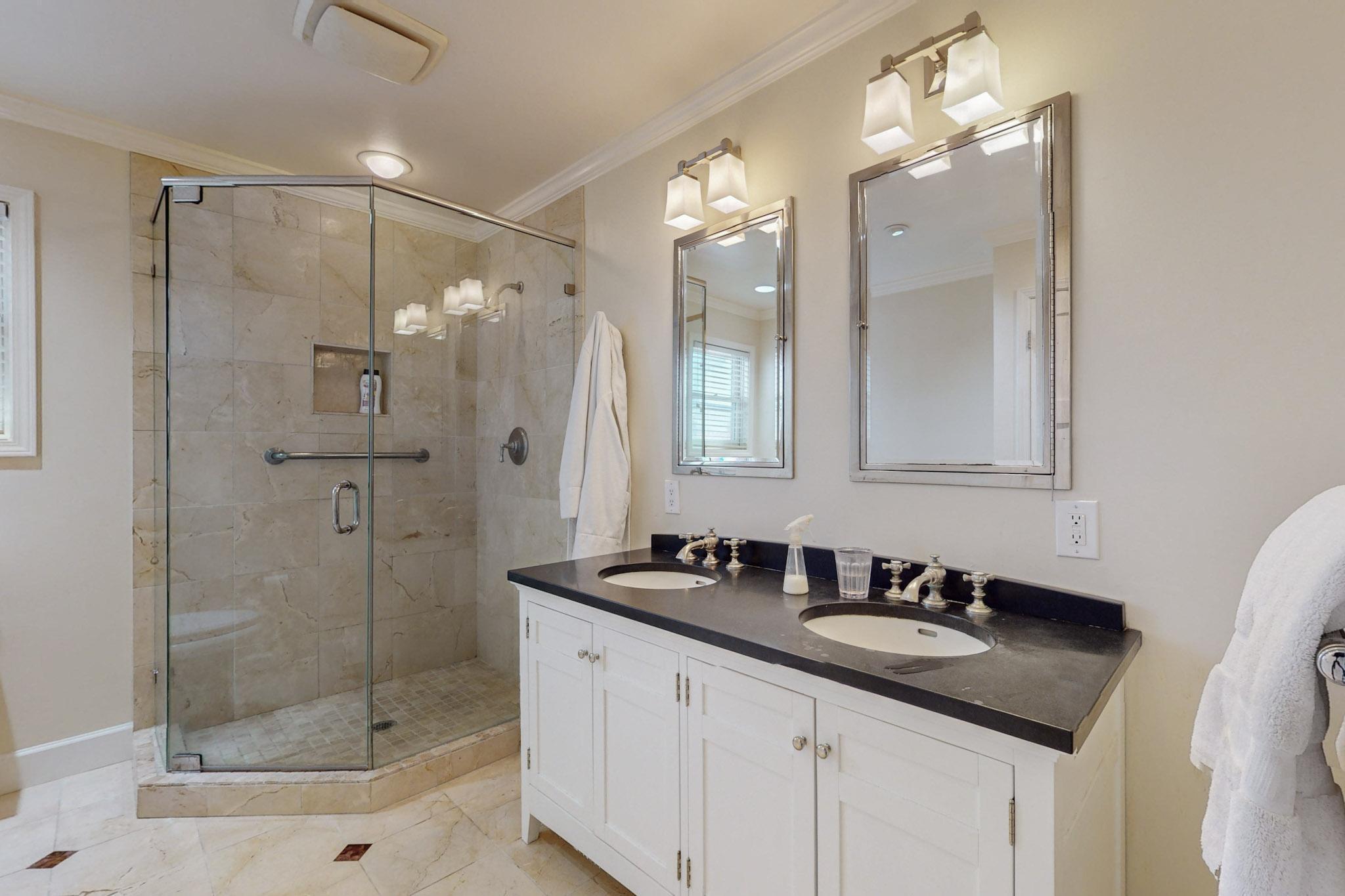 1333 Camino Cerrito SE
