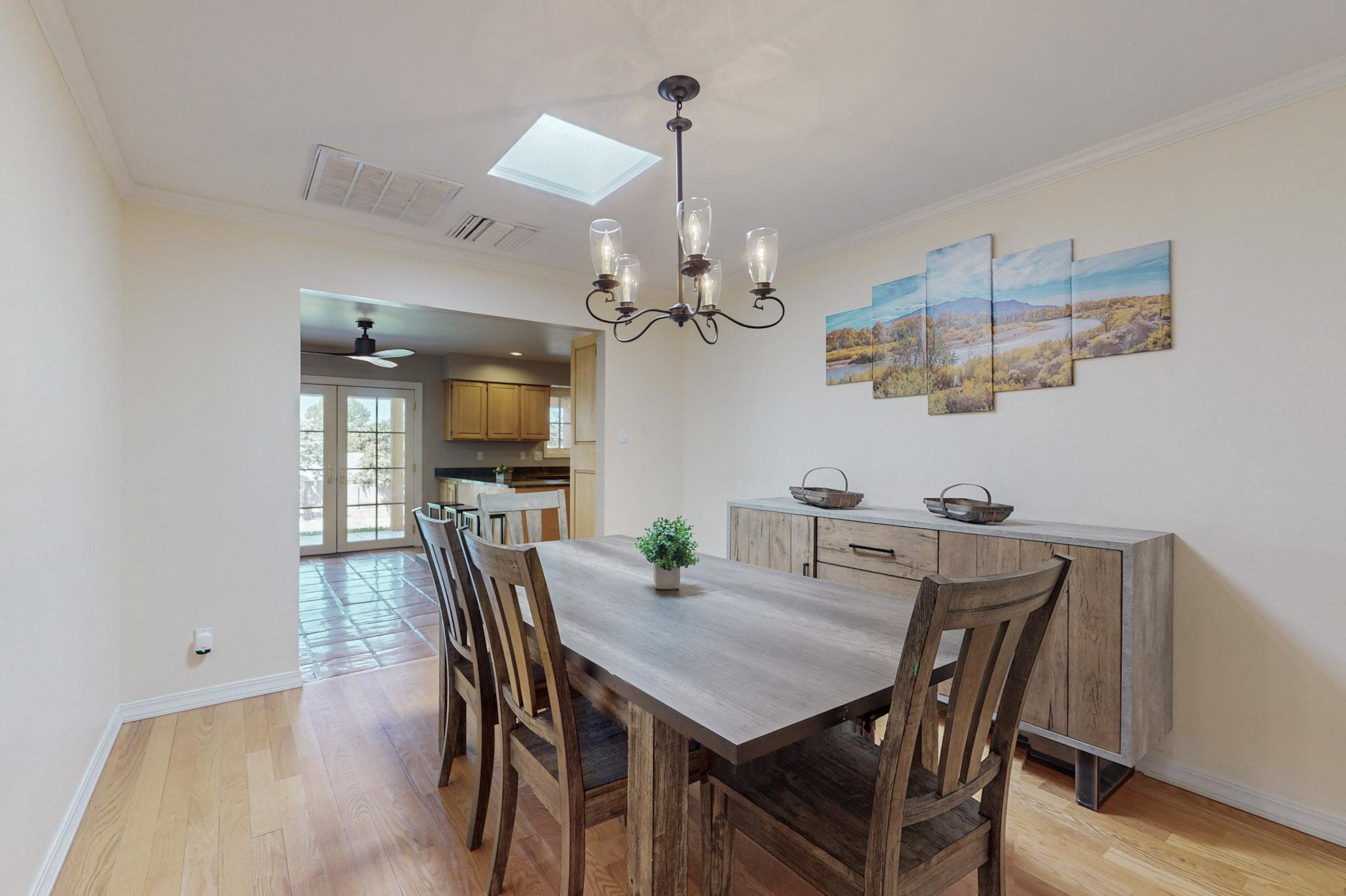 1333 Camino Cerrito SE