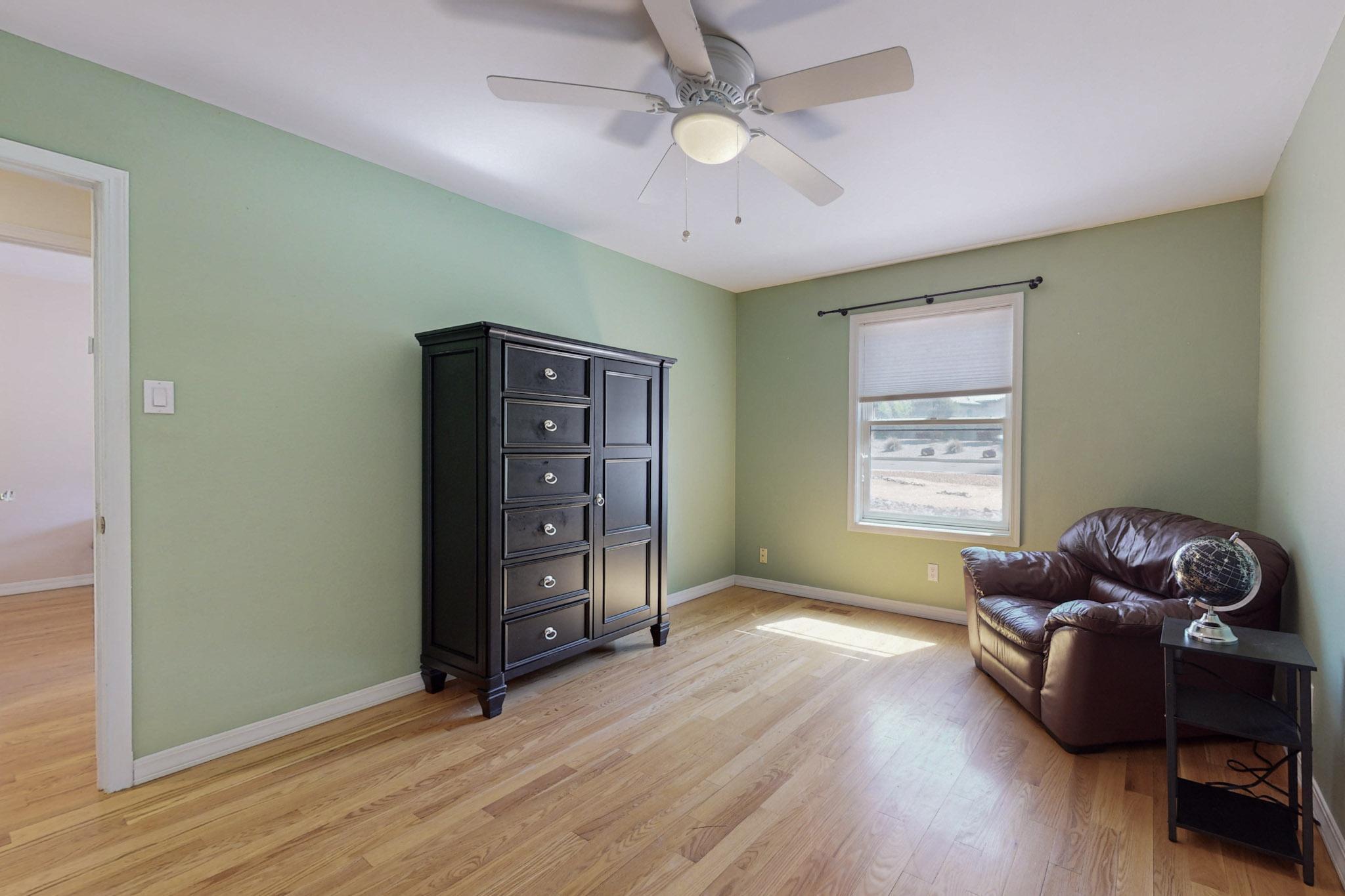 1333 Camino Cerrito SE