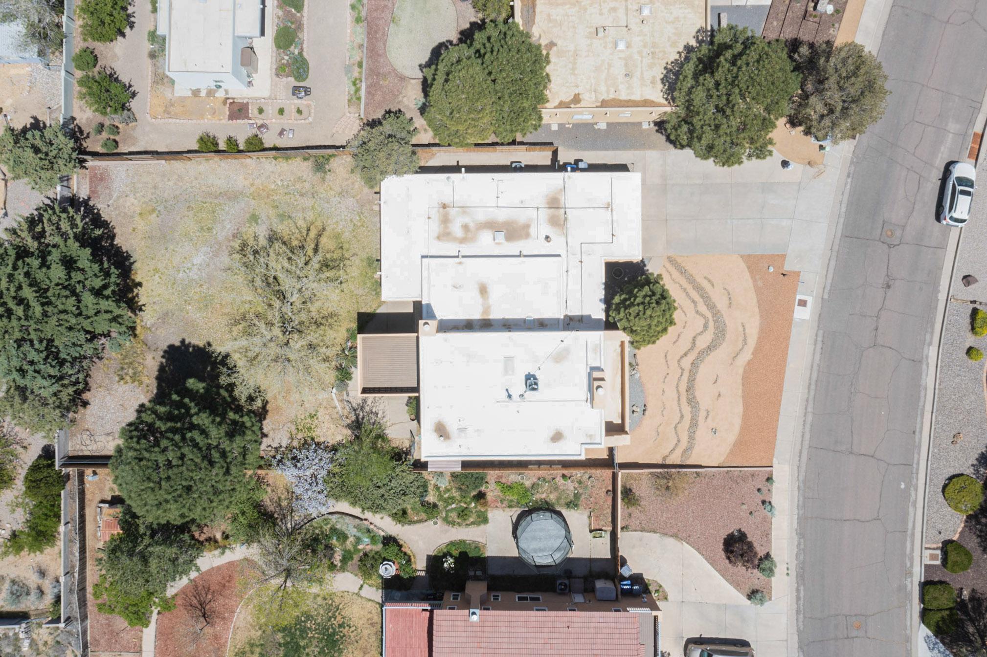 1333 Camino Cerrito SE