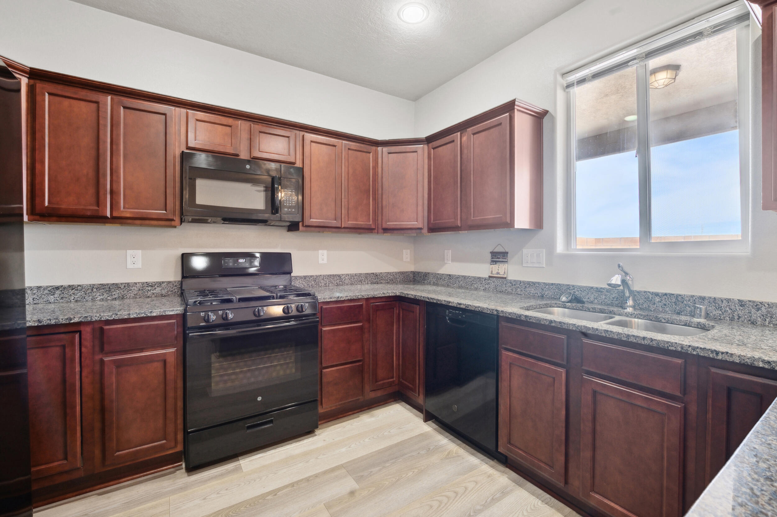 2324 Isabella Lane