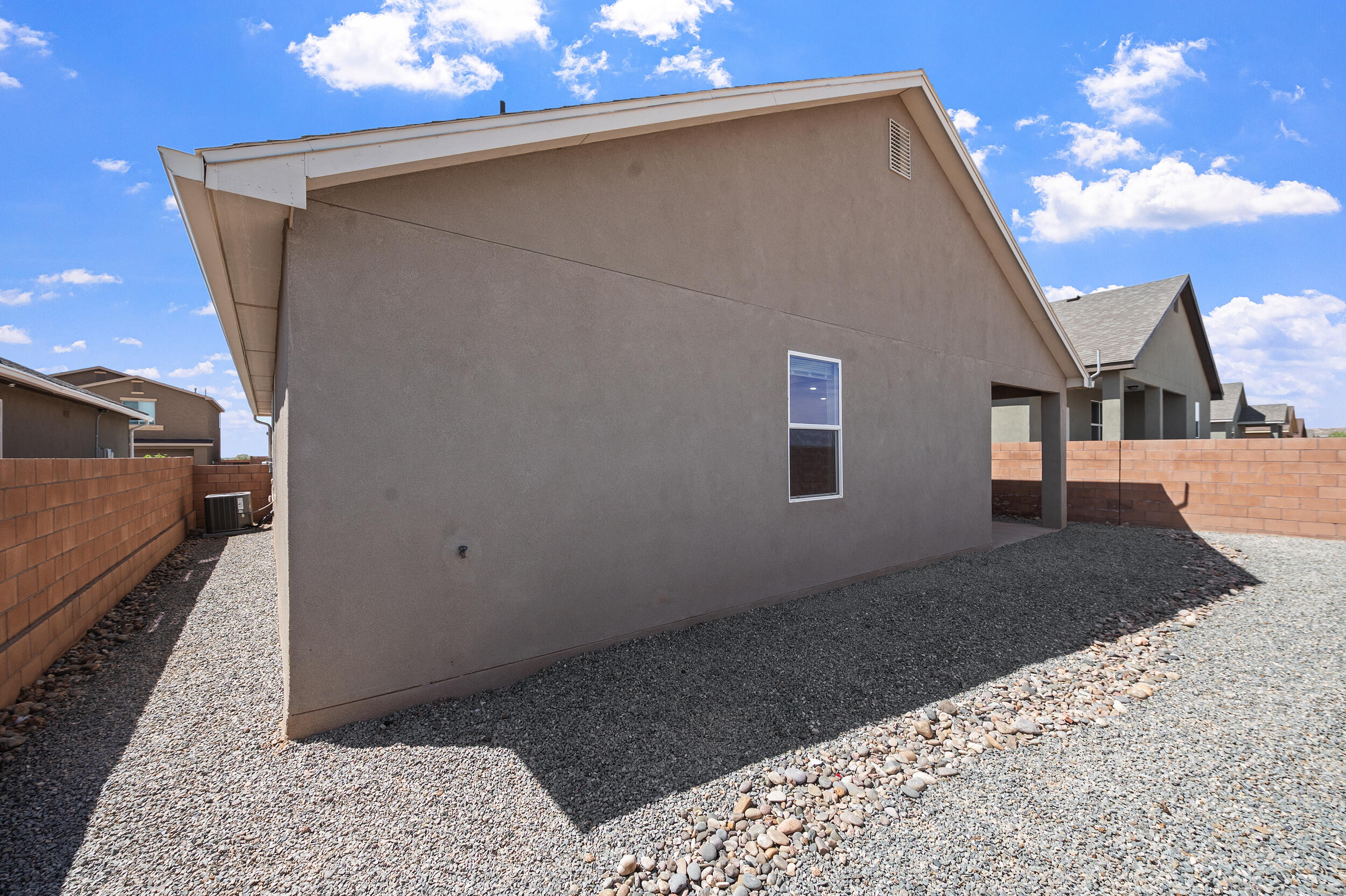2324 Isabella Lane