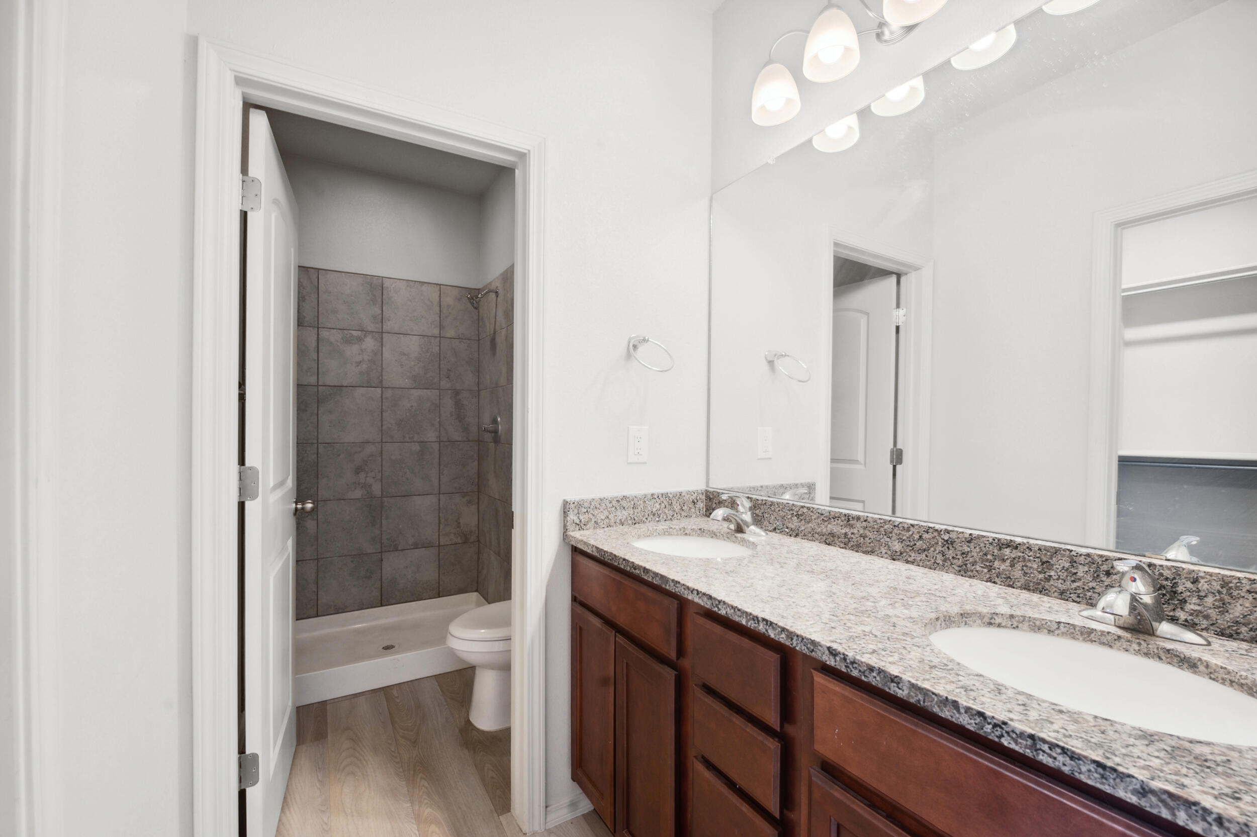 2324 Isabella Lane