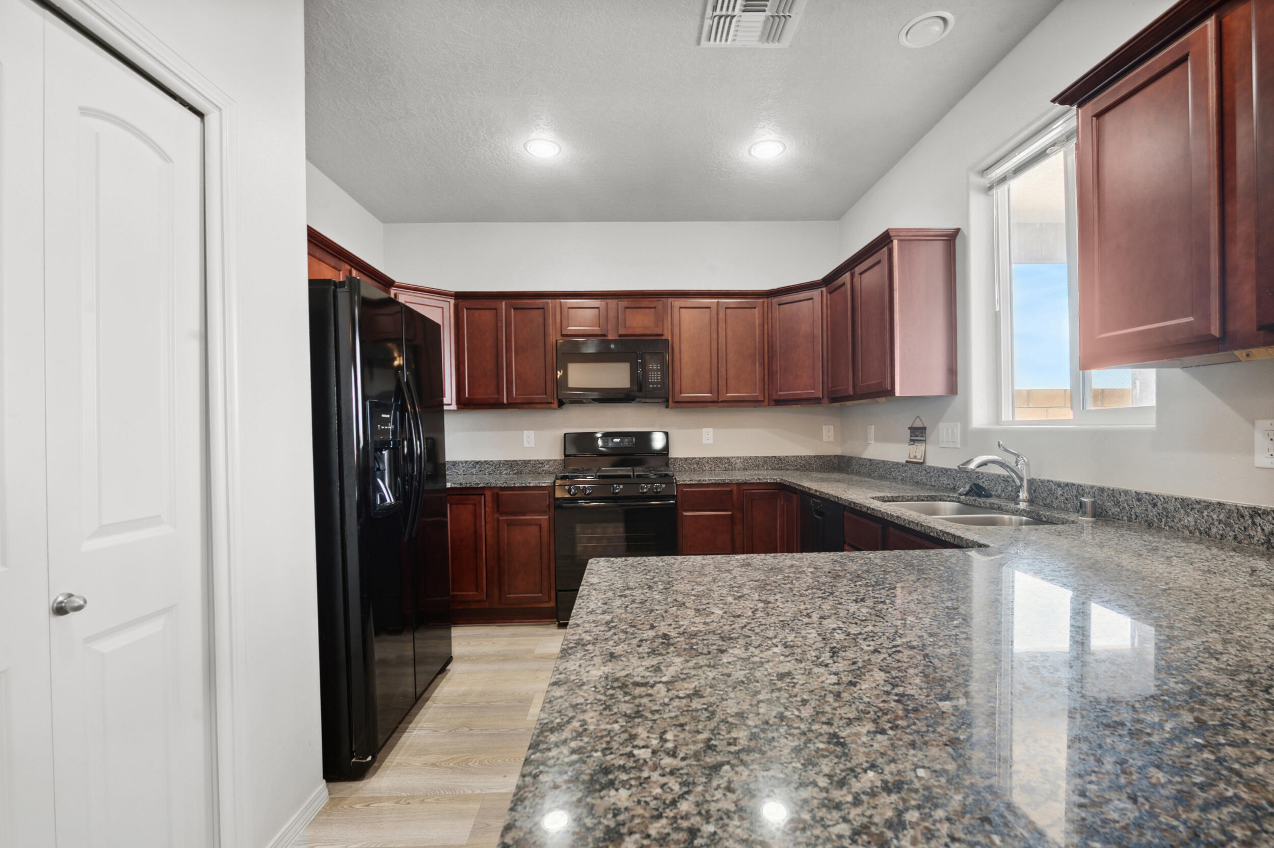 2324 Isabella Lane
