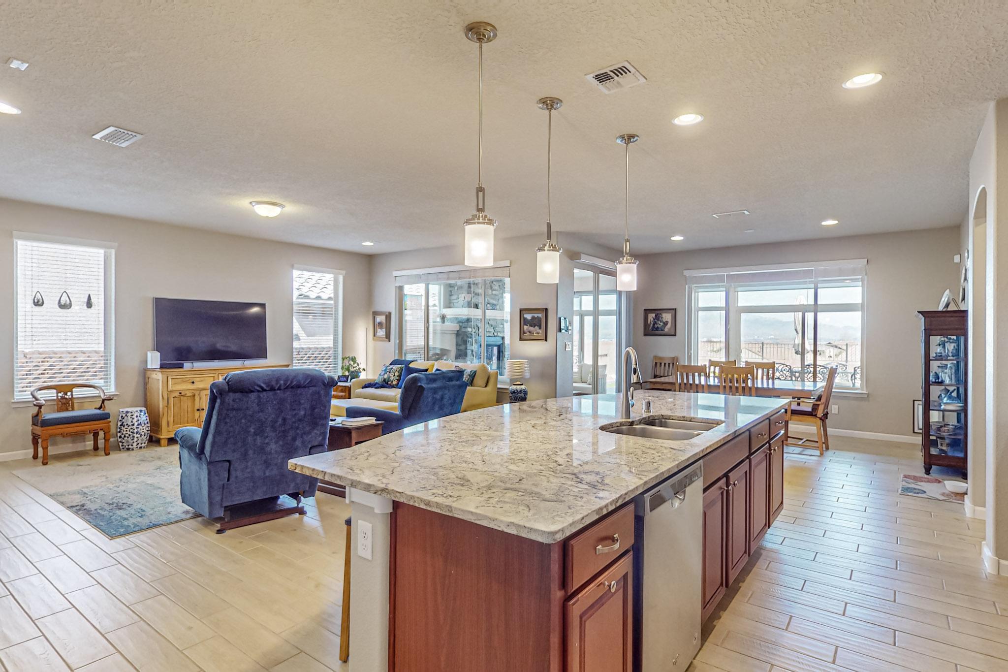 2112 Cave Creek Lane NW
