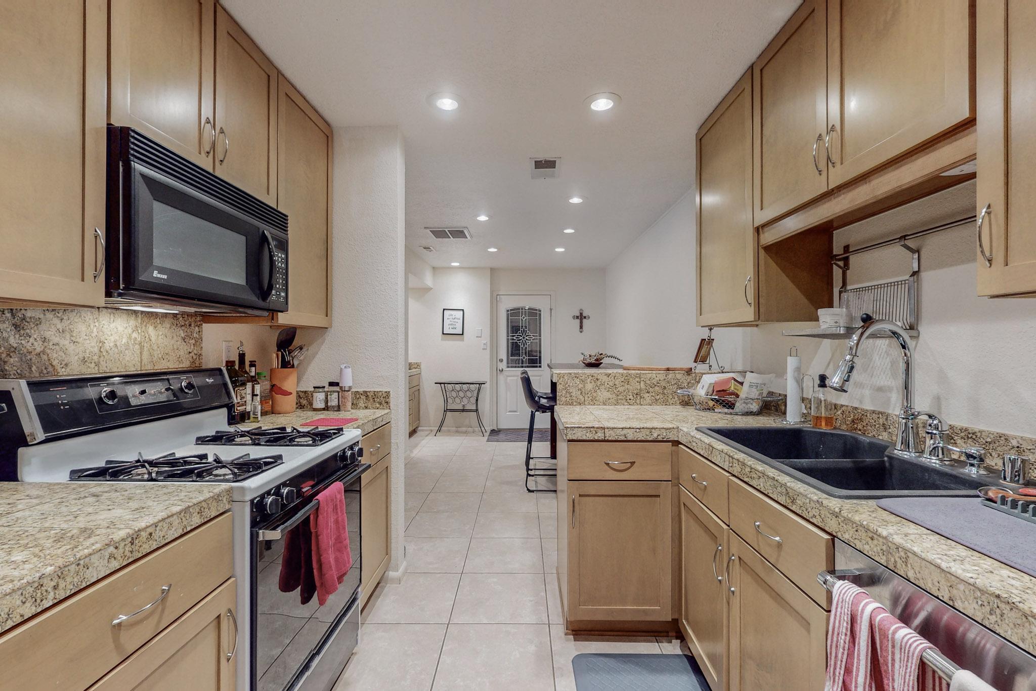 2900 Vista Del Rey NE 8c
