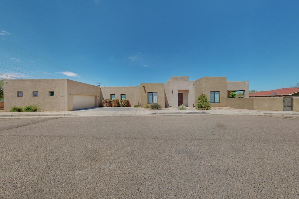 2220 Rio Grande Boulevard NW