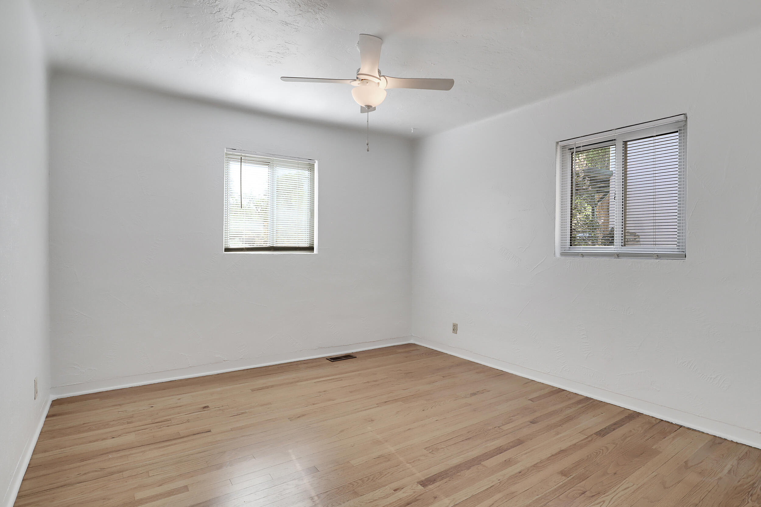 521 Richmond Drive SE
