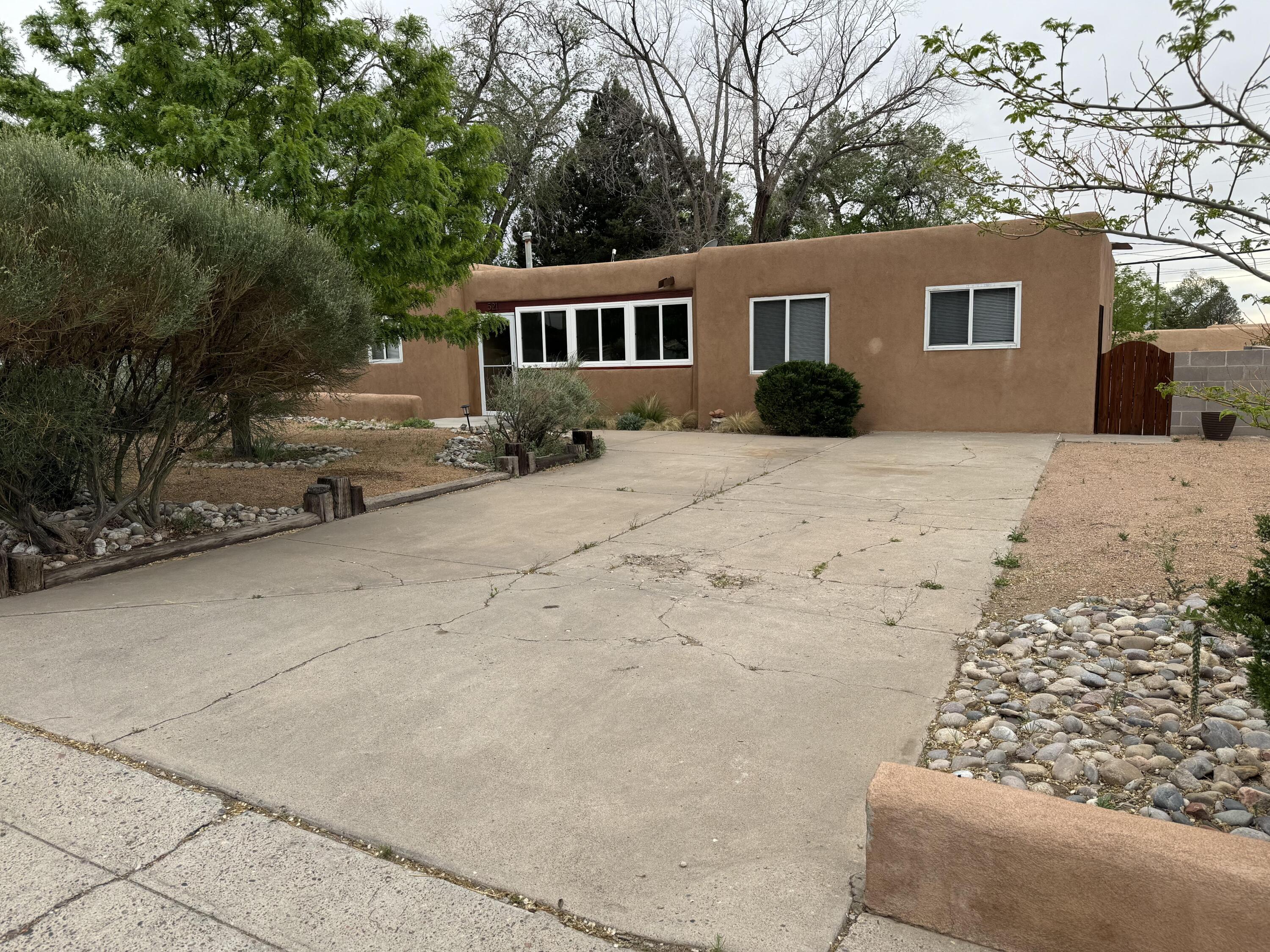 521 Richmond Drive SE