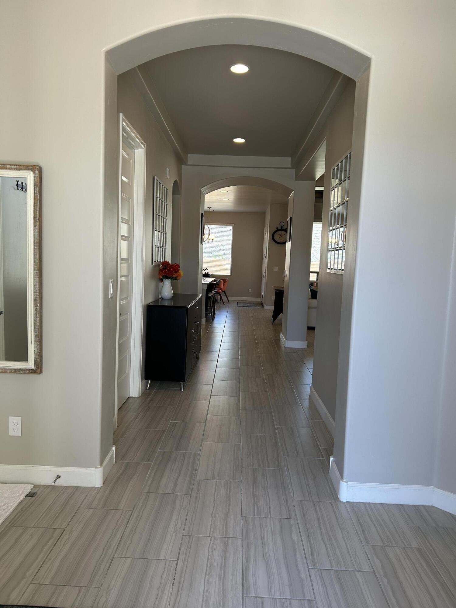 167 Suez Road NE