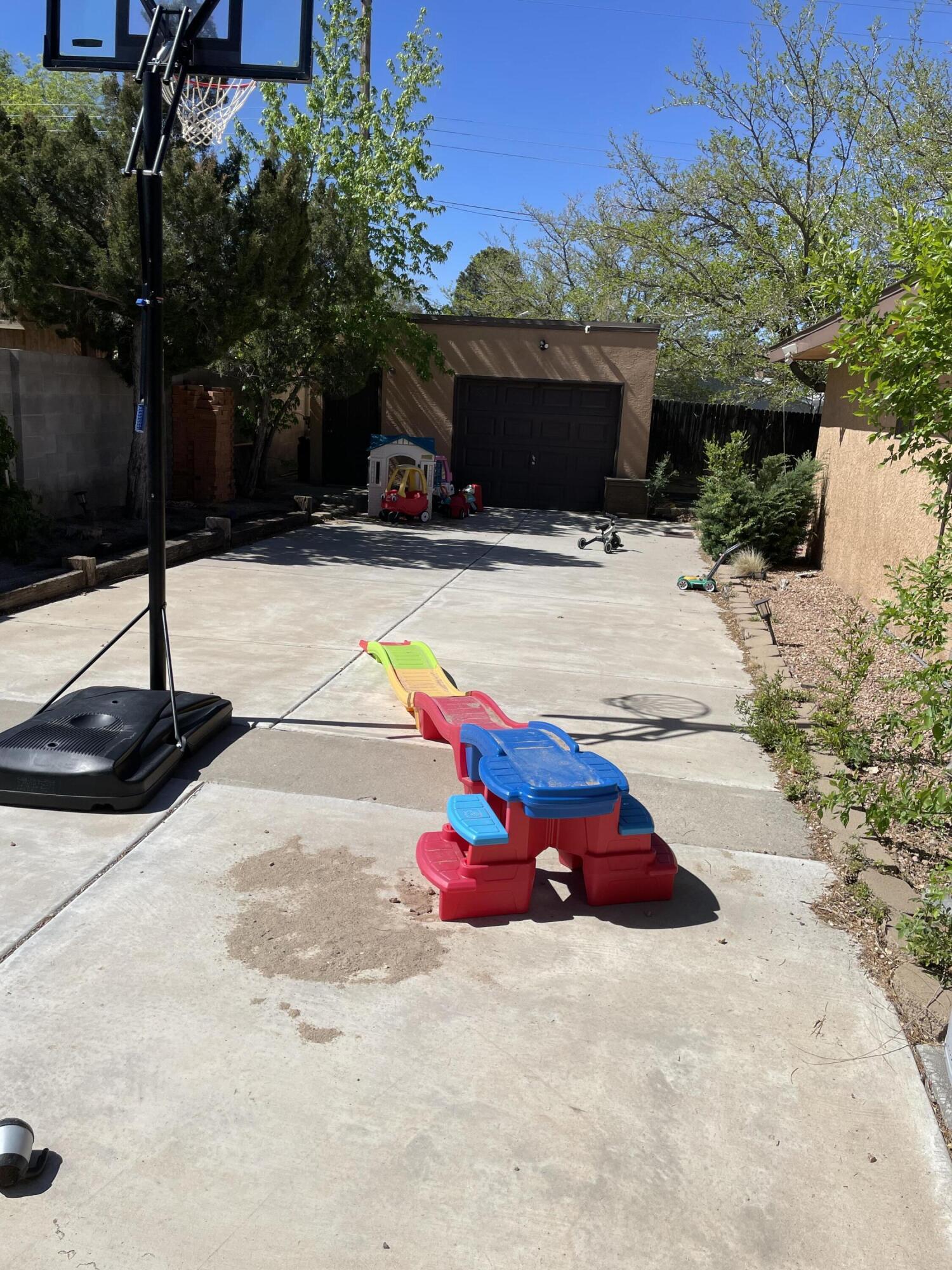 912 Cuatro Cerros Trail SE