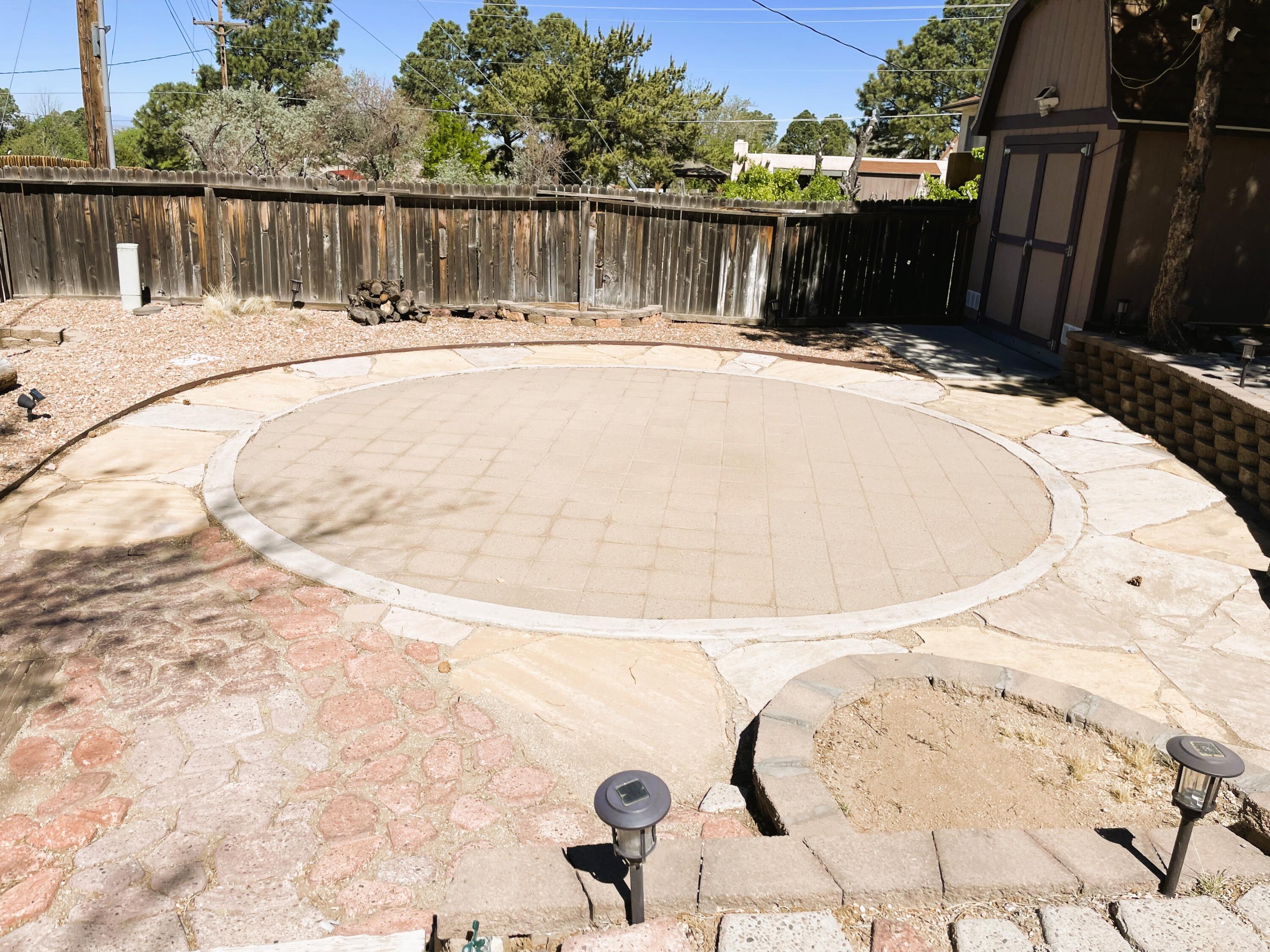 912 Cuatro Cerros Trail SE