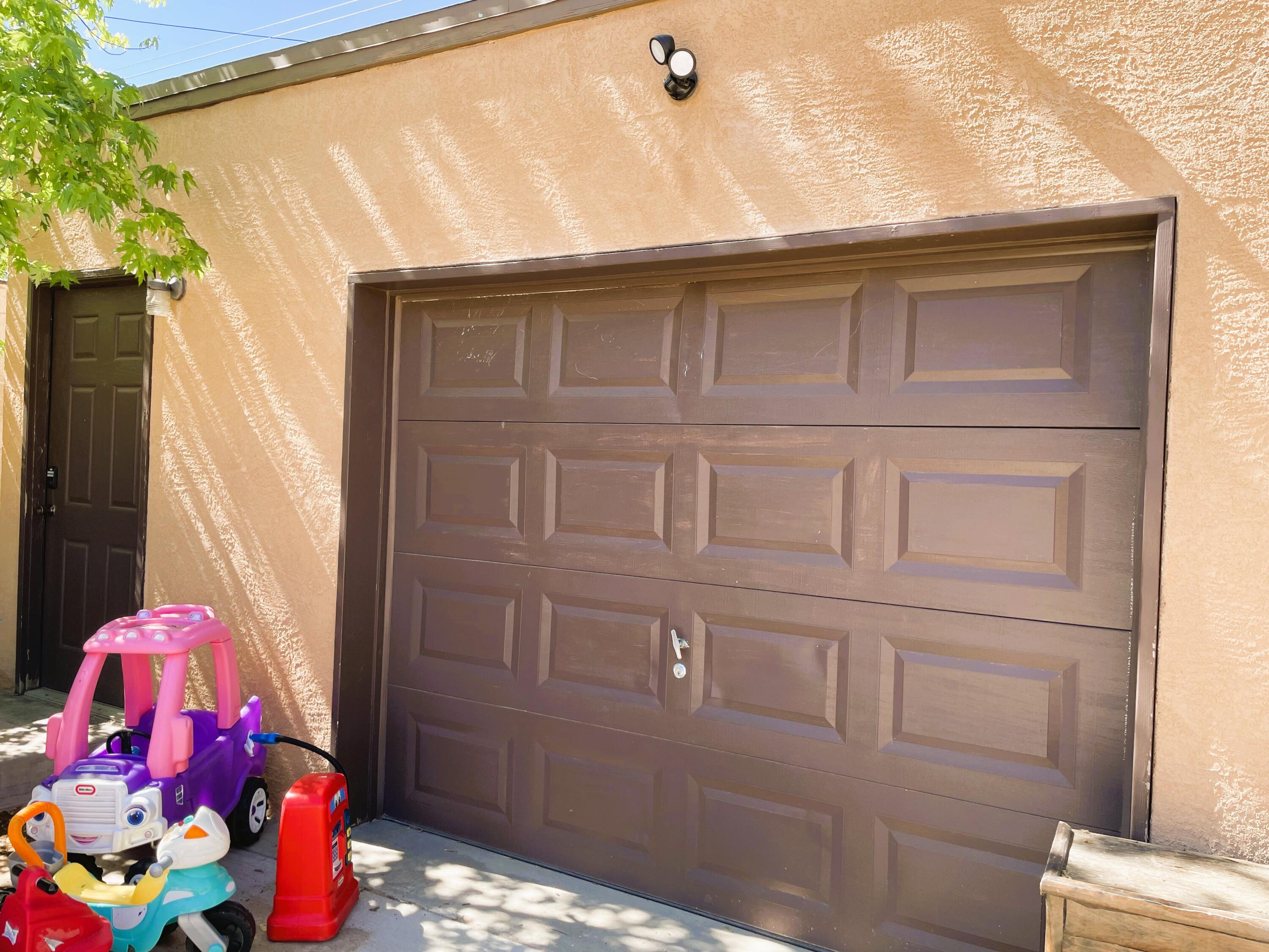 912 Cuatro Cerros Trail SE