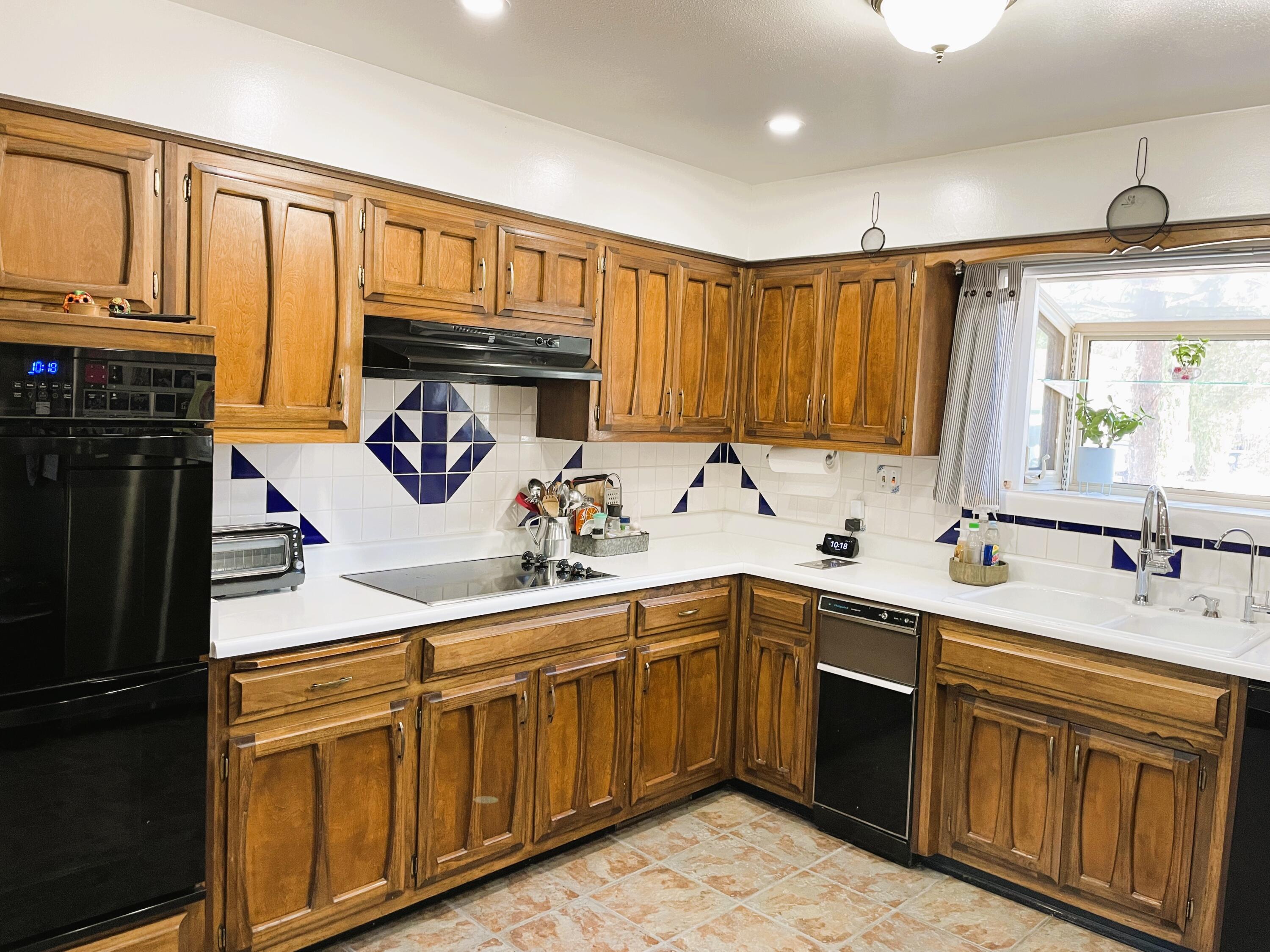 912 Cuatro Cerros Trail SE