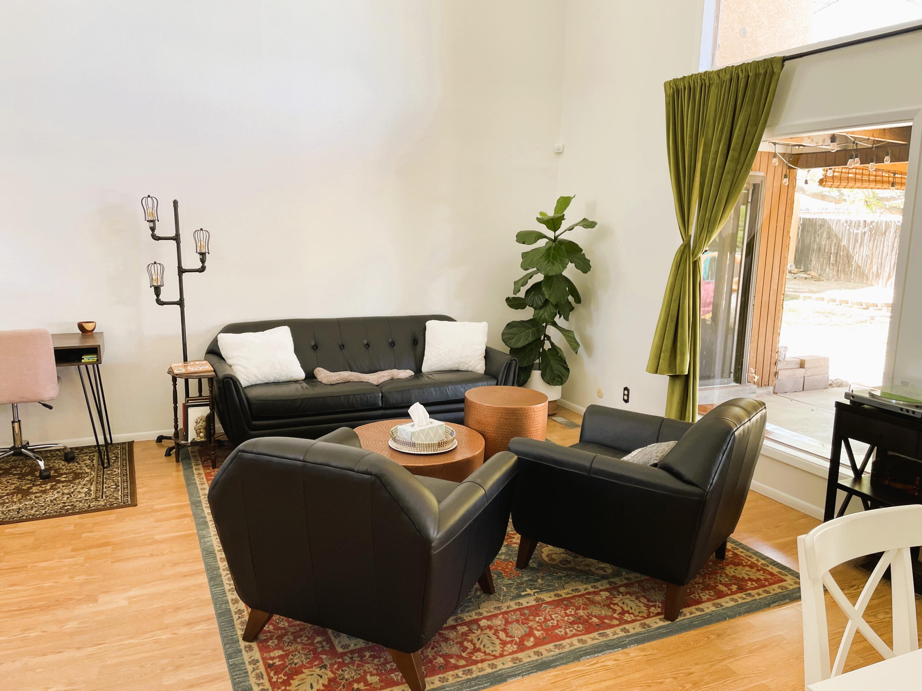 912 Cuatro Cerros Trail SE