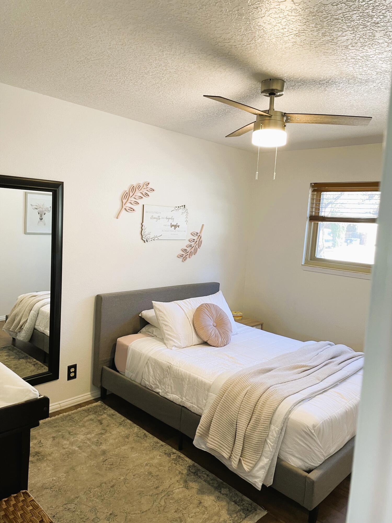912 Cuatro Cerros Trail SE