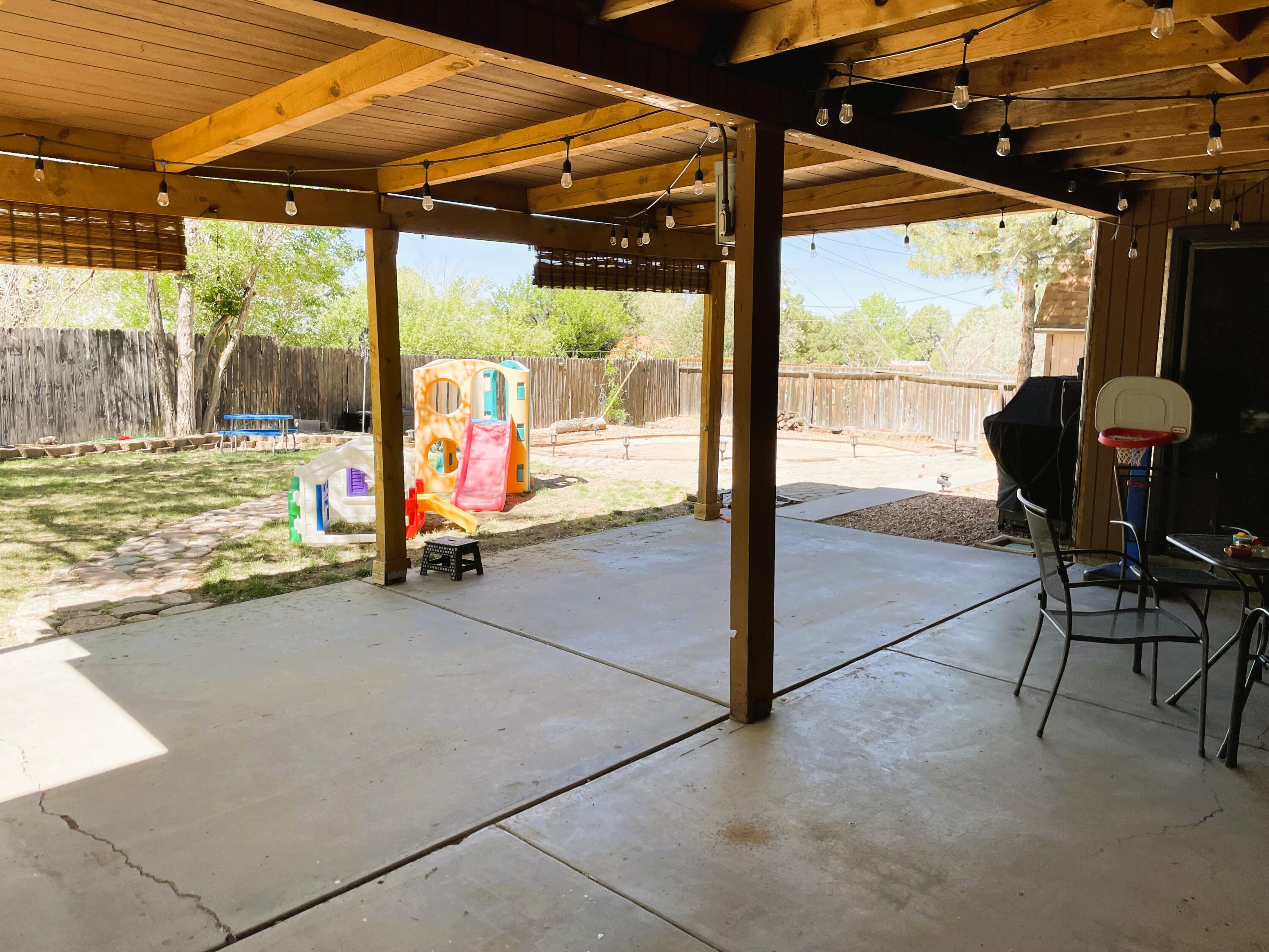 912 Cuatro Cerros Trail SE