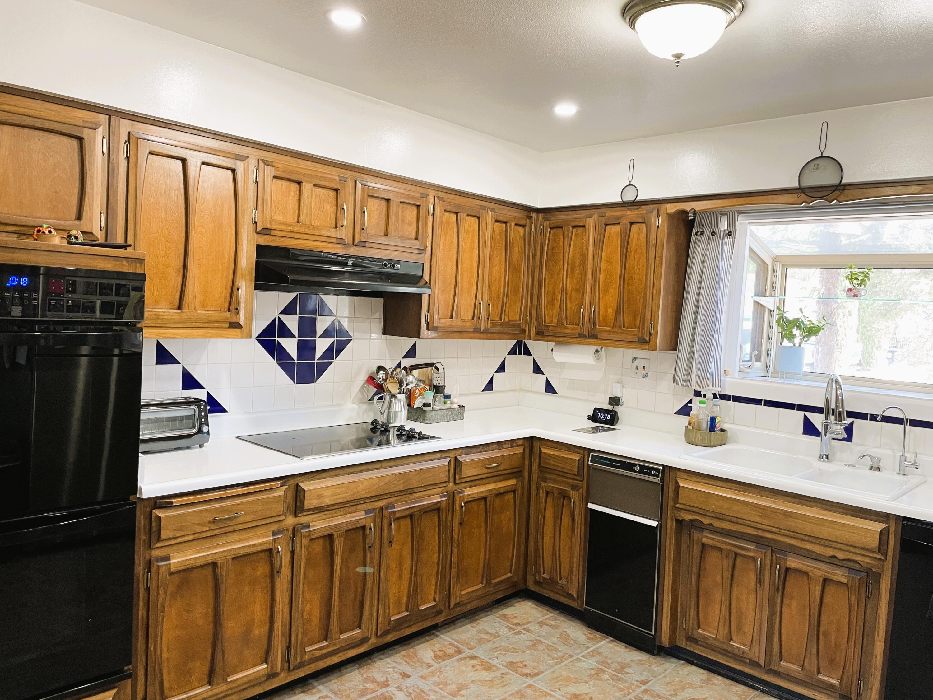 912 Cuatro Cerros Trail SE