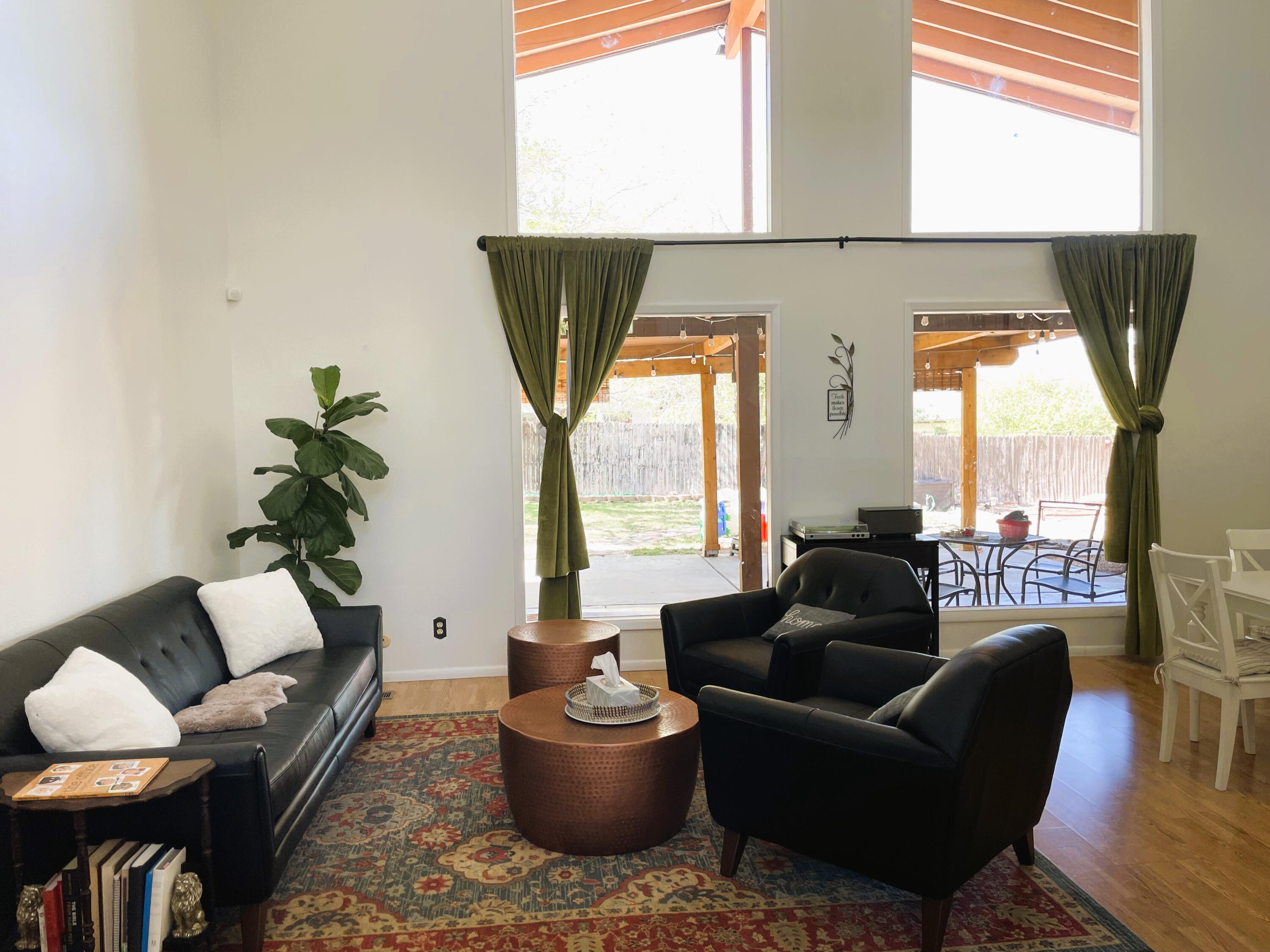 912 Cuatro Cerros Trail SE