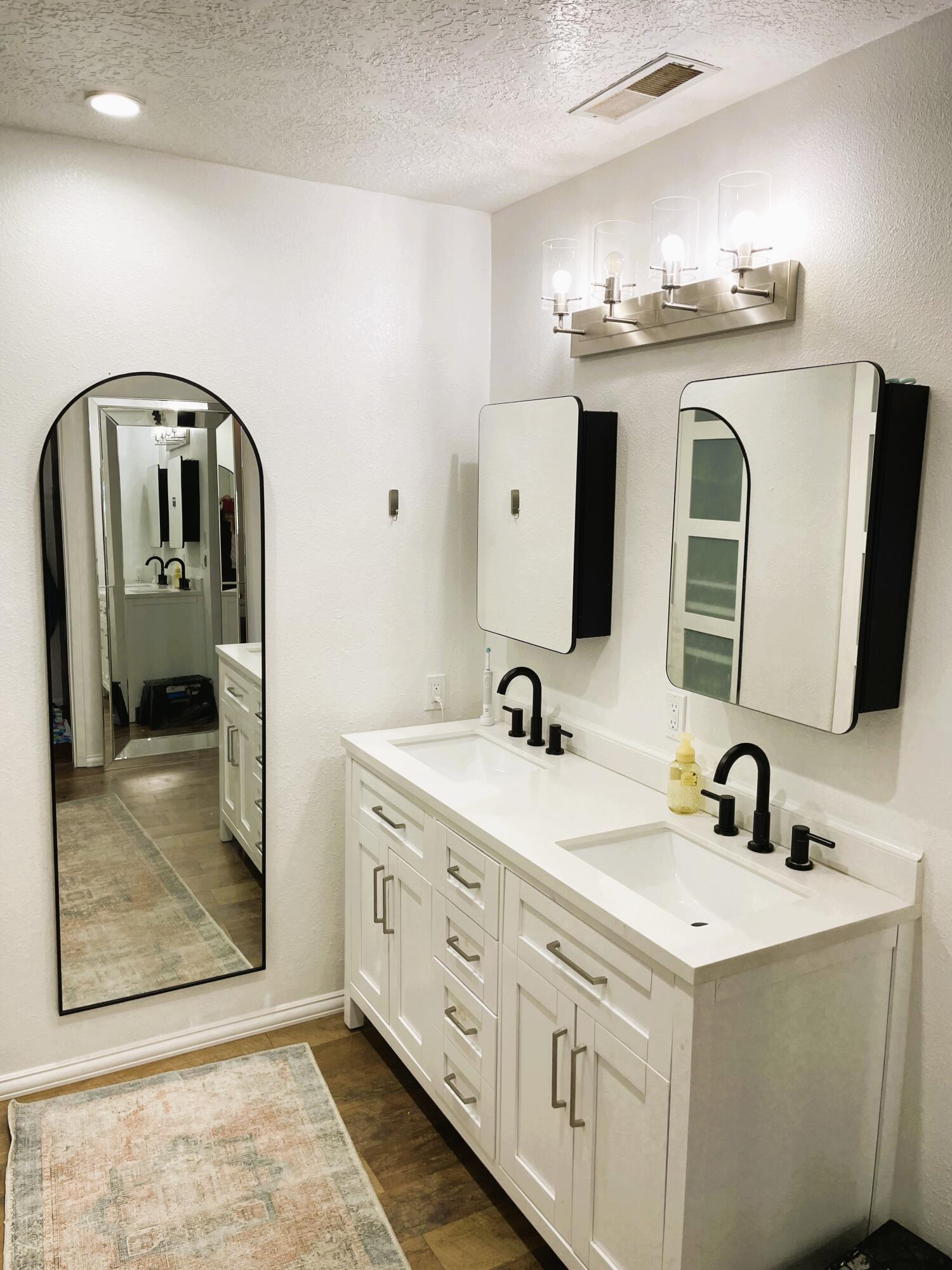 912 Cuatro Cerros Trail SE
