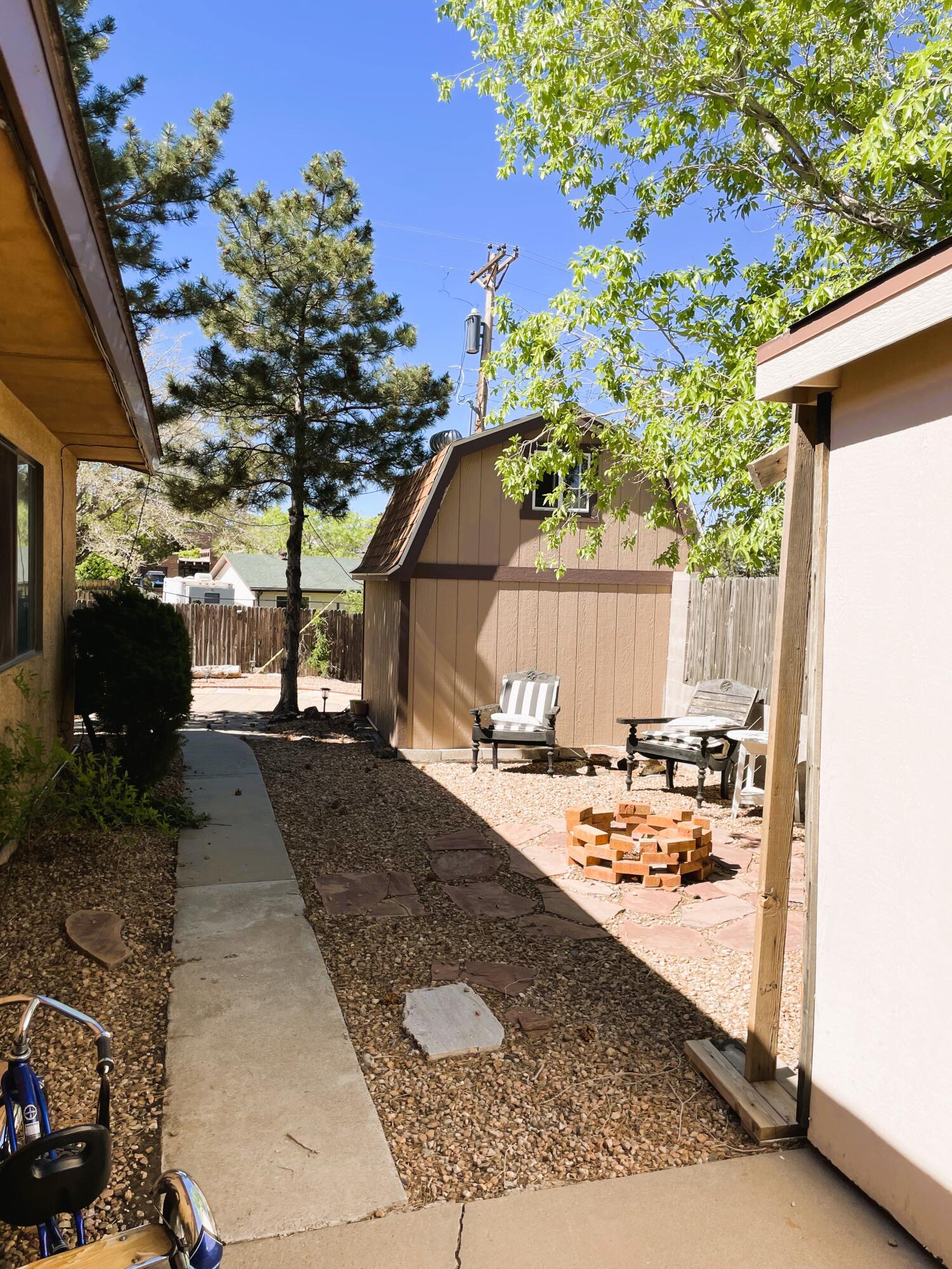 912 Cuatro Cerros Trail SE