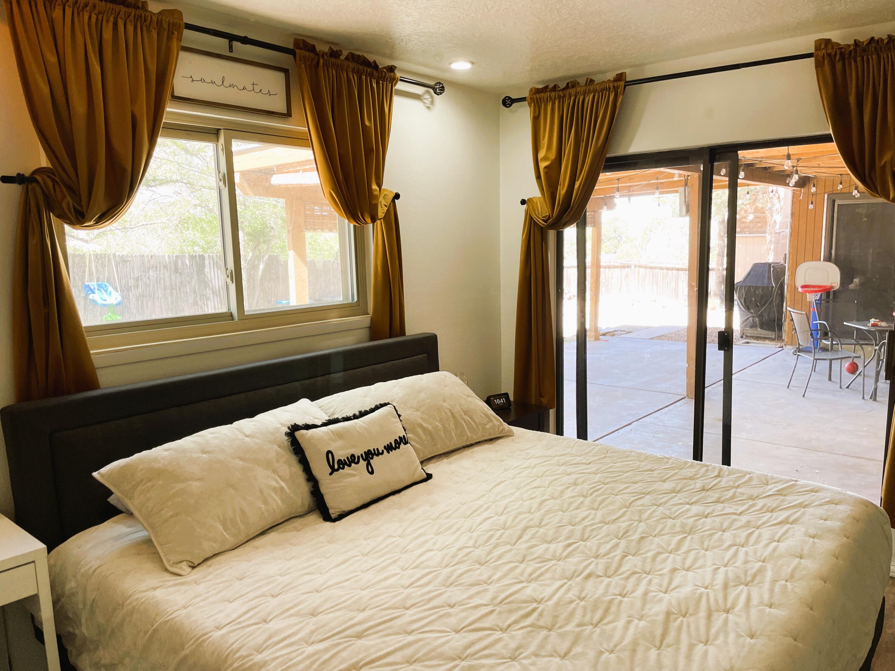 912 Cuatro Cerros Trail SE