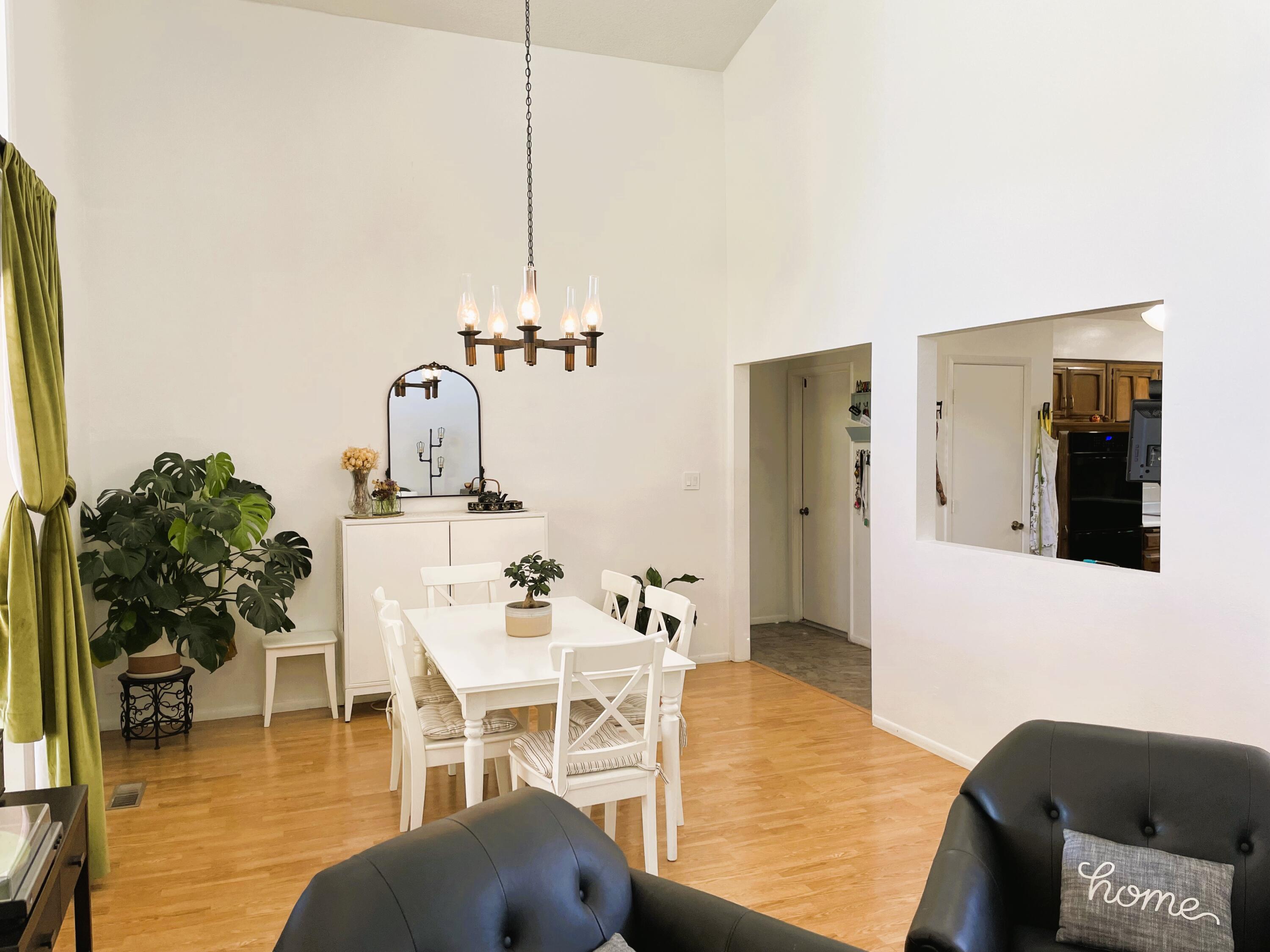 912 Cuatro Cerros Trail SE