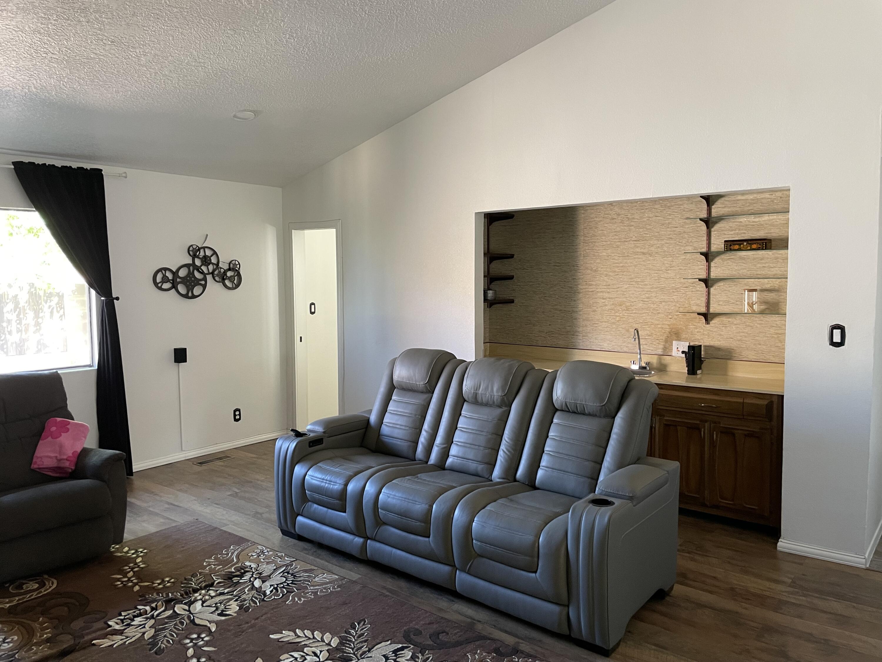 912 Cuatro Cerros Trail SE