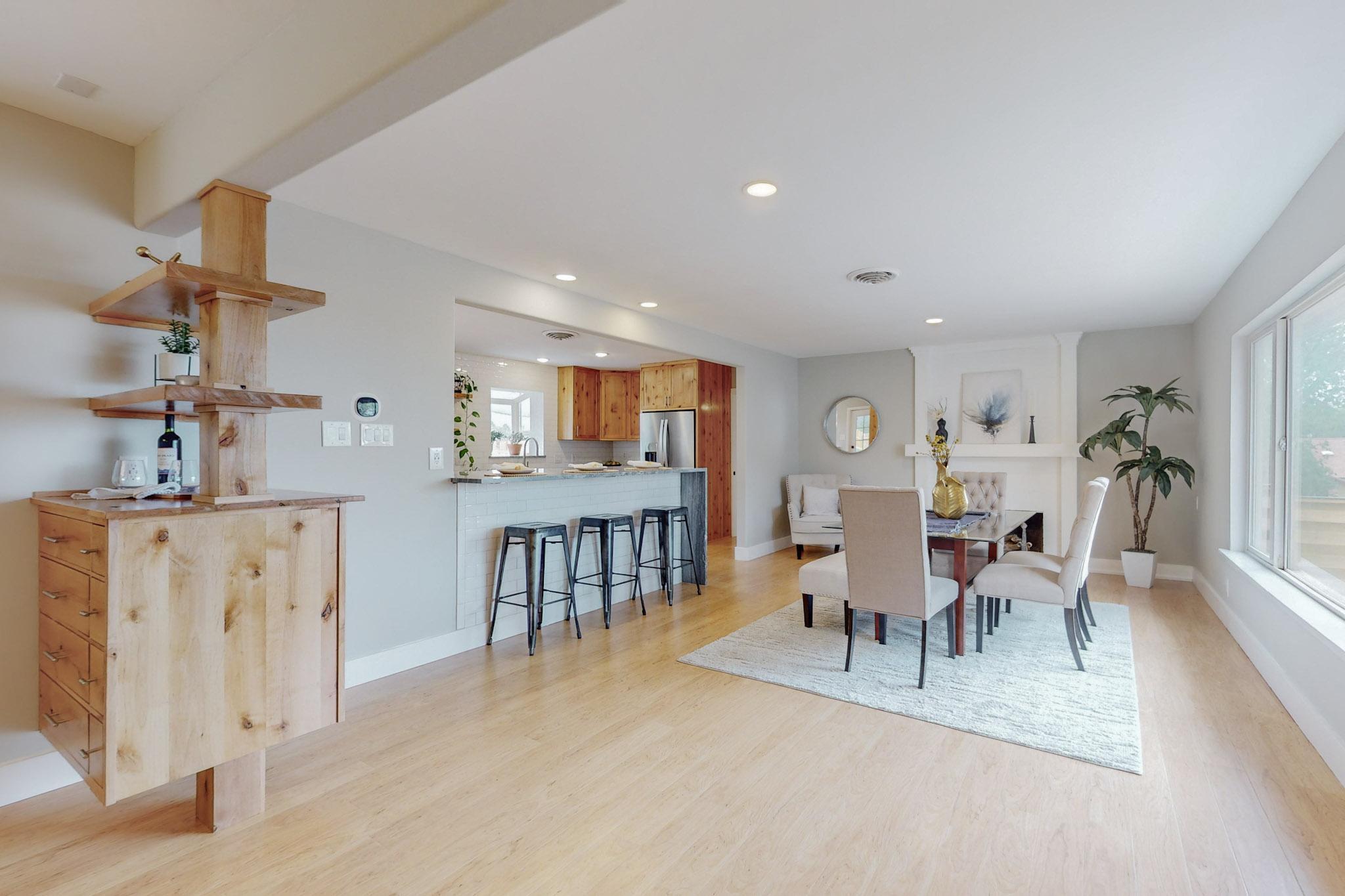 806 Four Hills Road SE