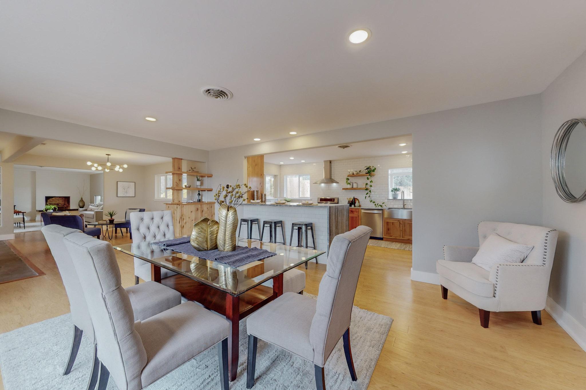 806 Four Hills Road SE