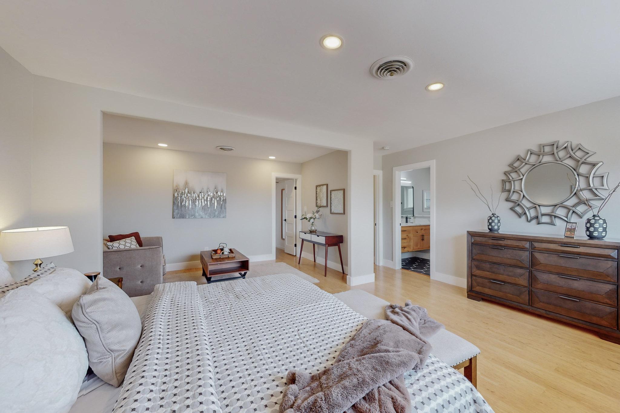 806 Four Hills Road SE