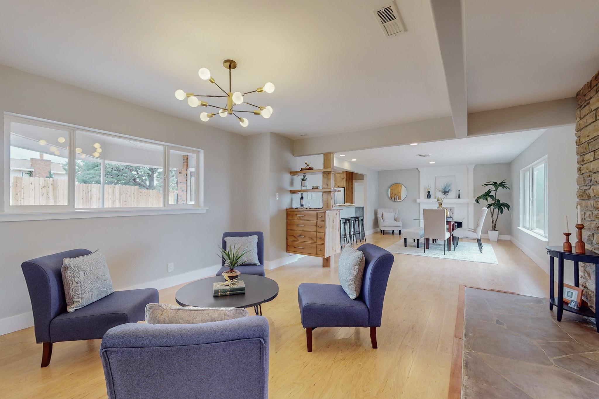 806 Four Hills Road SE