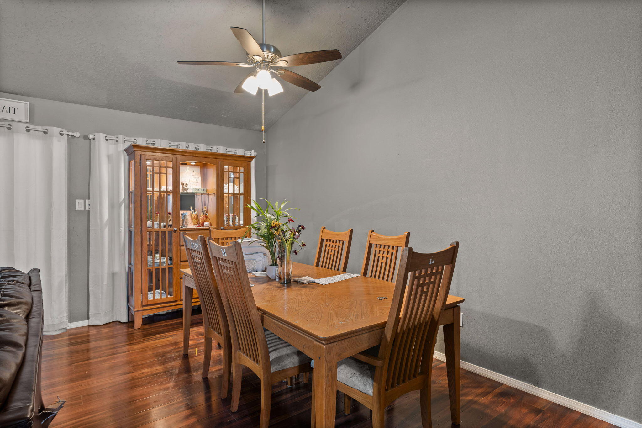 8 Pinon Avenue