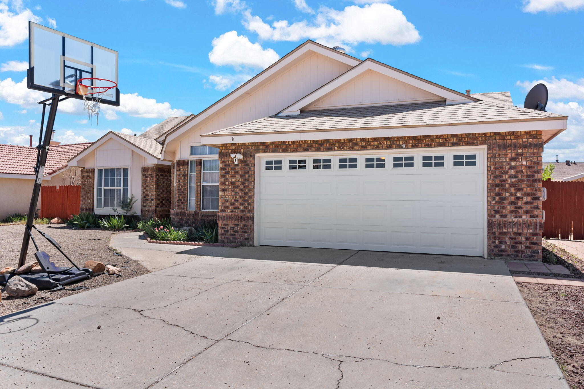8 Pinon Avenue