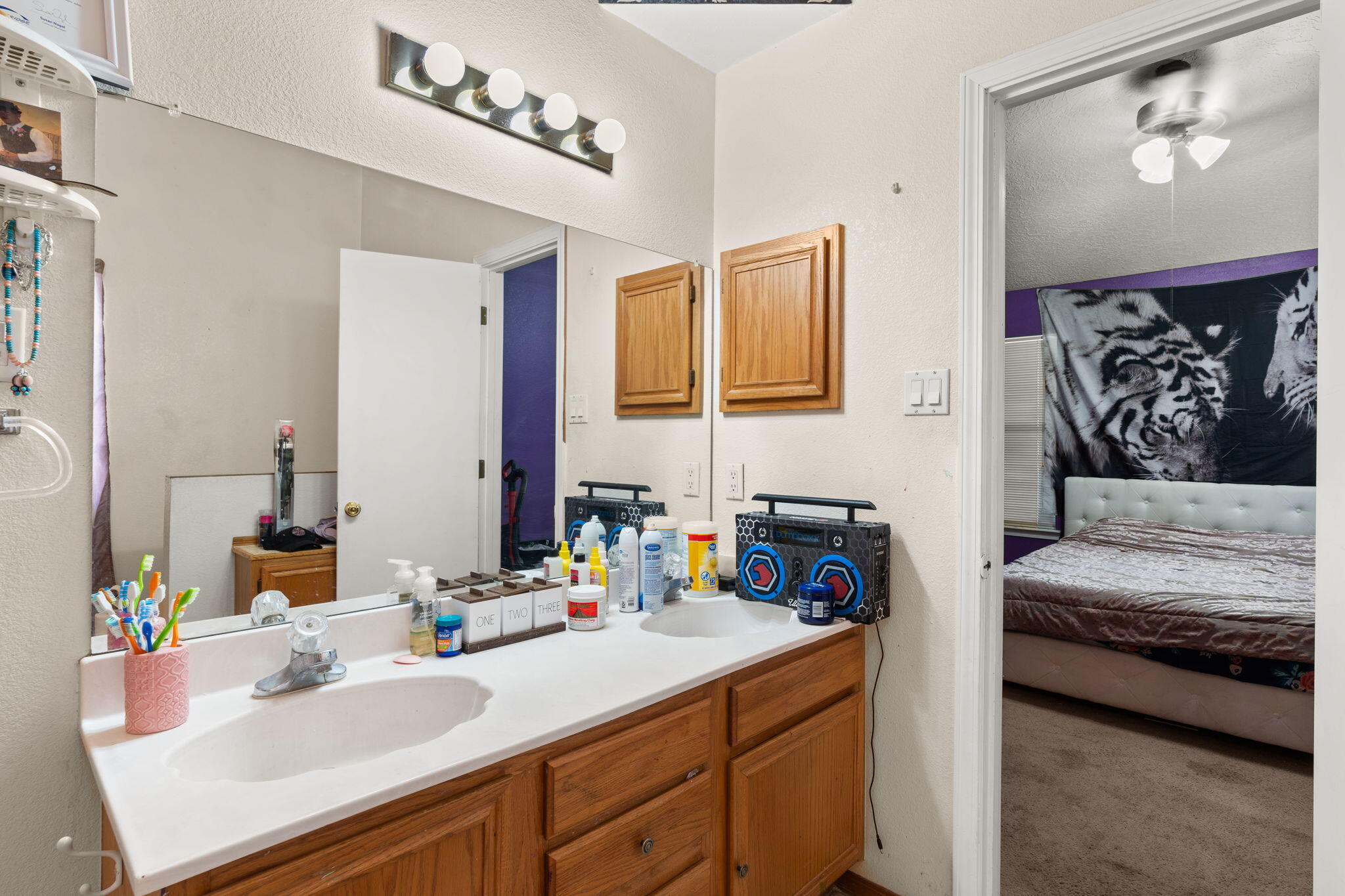 8 Pinon Avenue