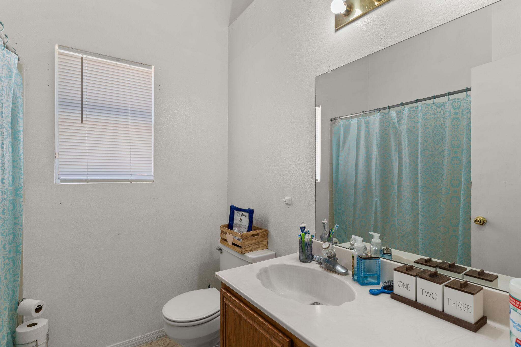 8 Pinon Avenue