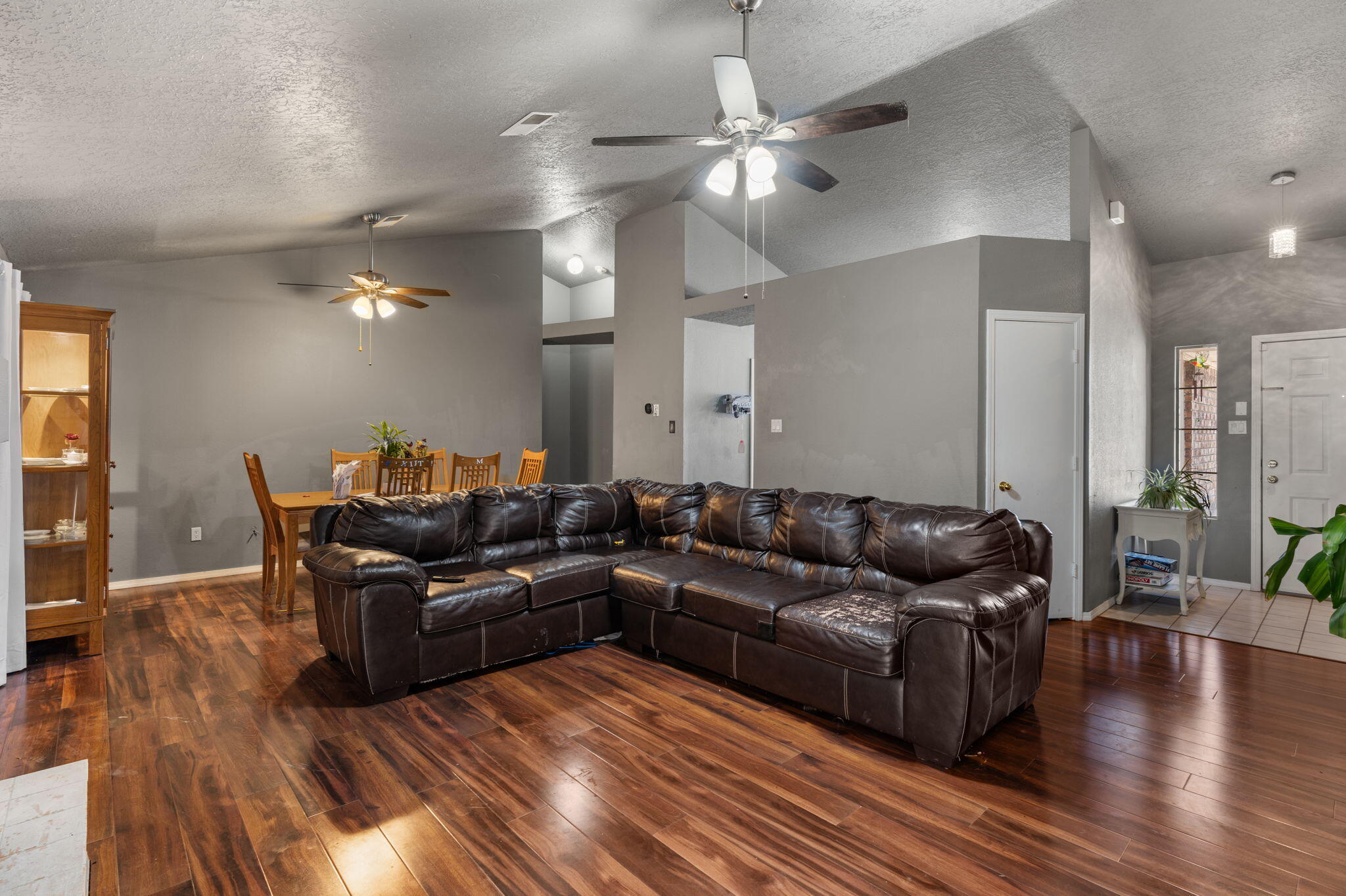 8 Pinon Avenue