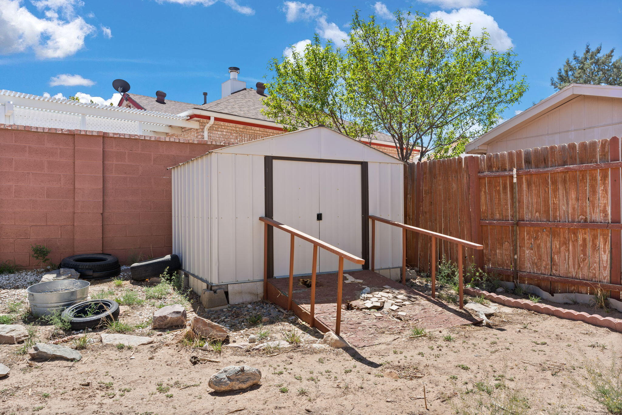 8 Pinon Avenue