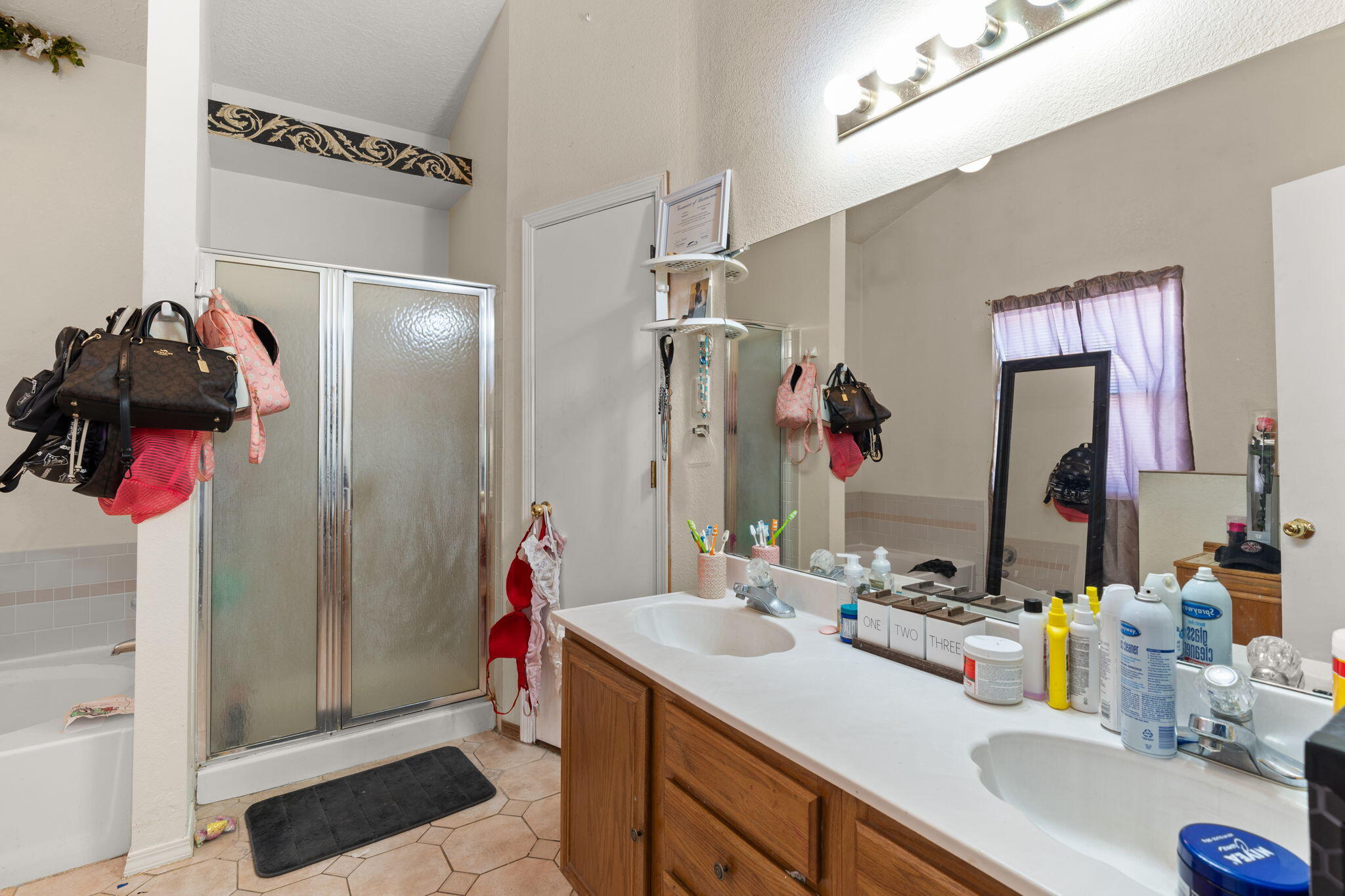 8 Pinon Avenue