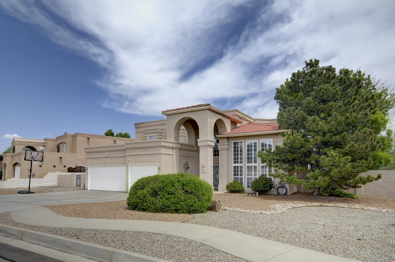 3913 Bay Hill Loop SE