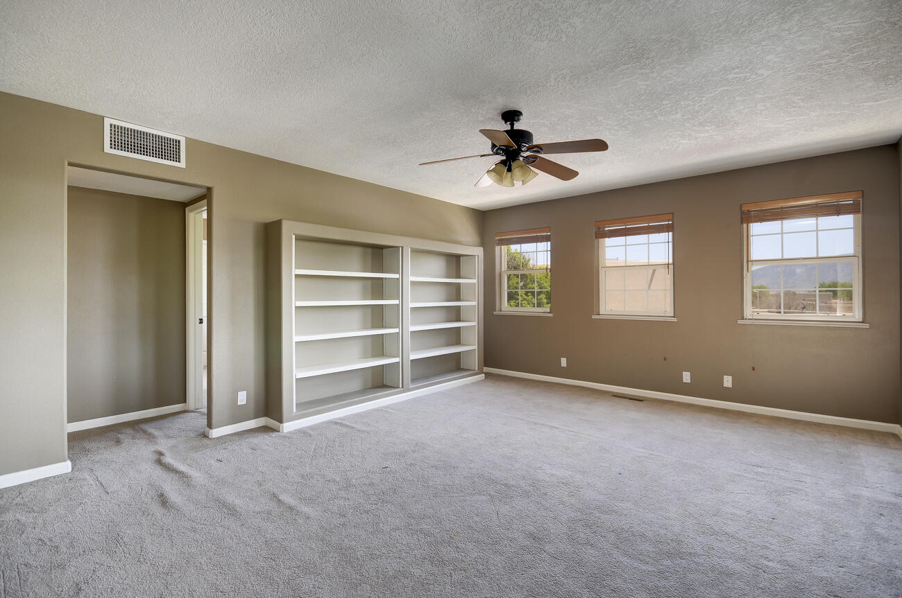 3913 Bay Hill Loop SE