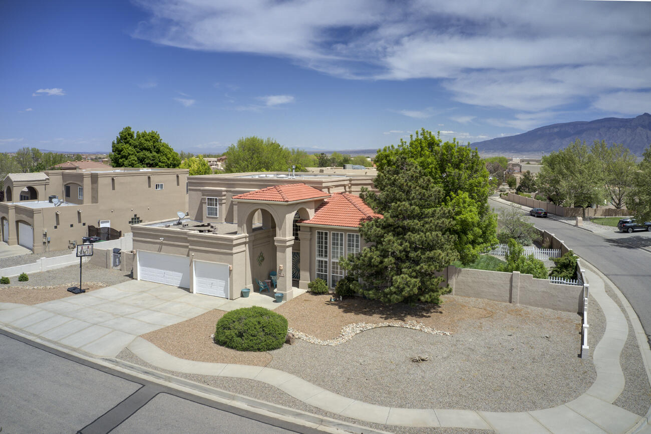 3913 Bay Hill Loop SE