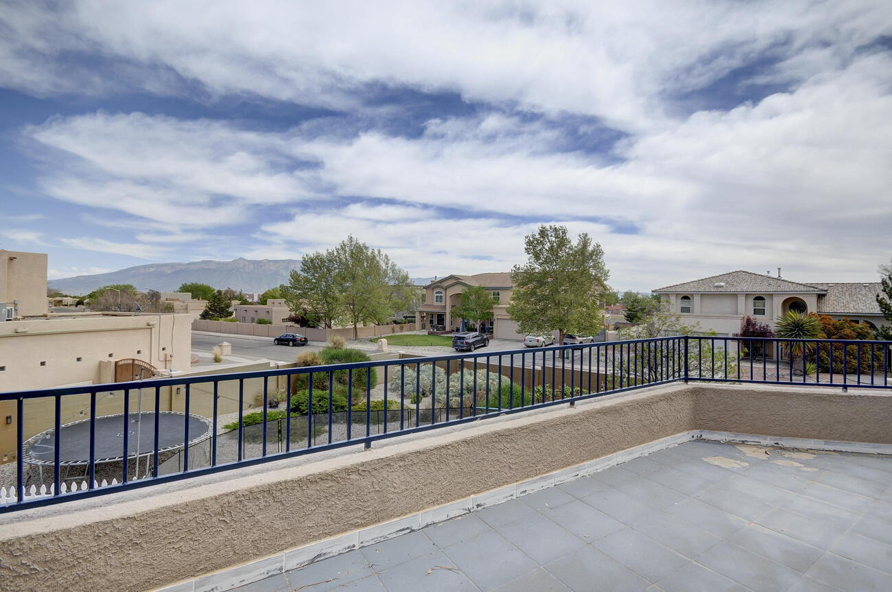 3913 Bay Hill Loop SE