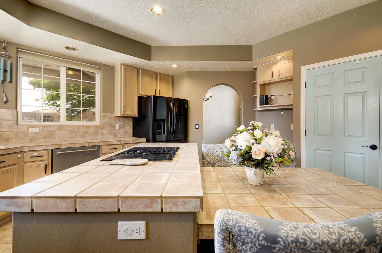 3913 Bay Hill Loop SE