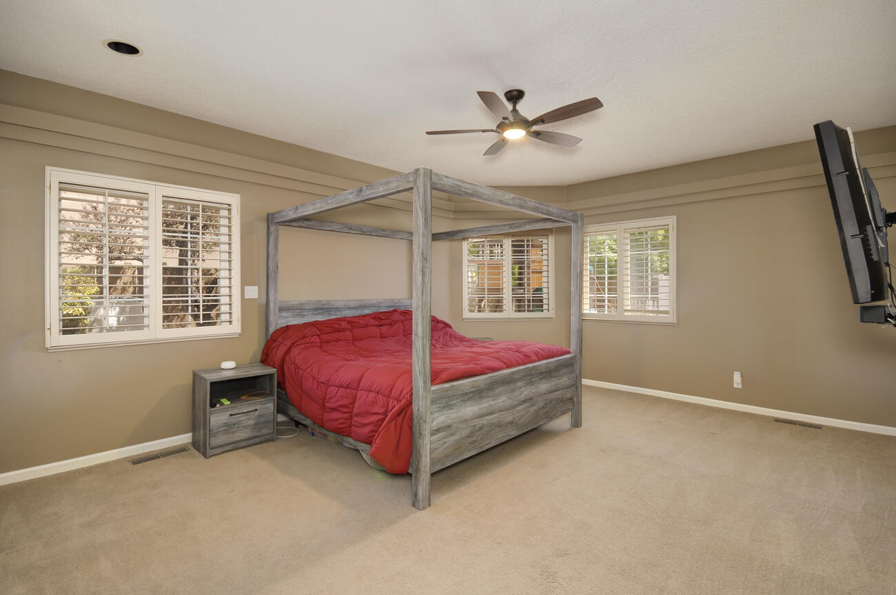 3913 Bay Hill Loop SE