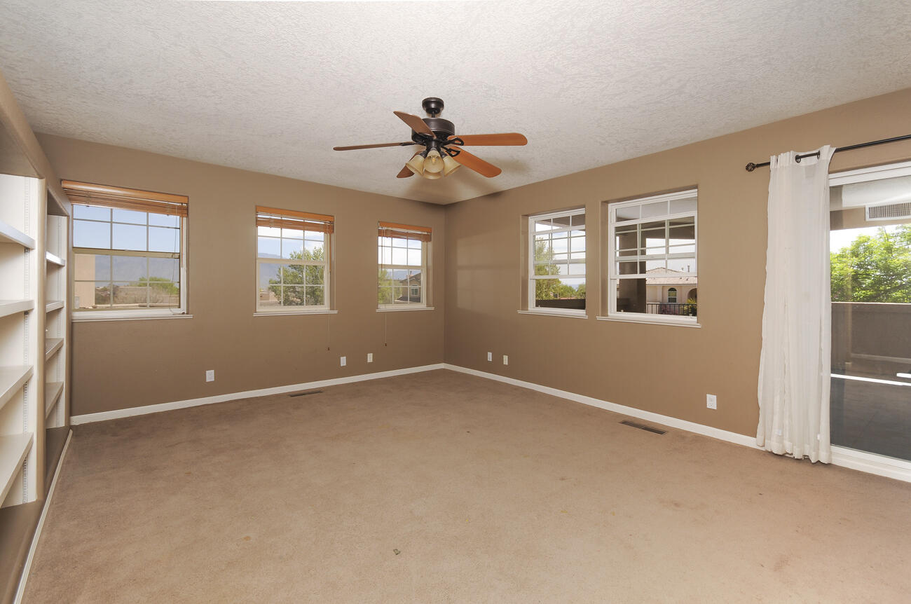 3913 Bay Hill Loop SE