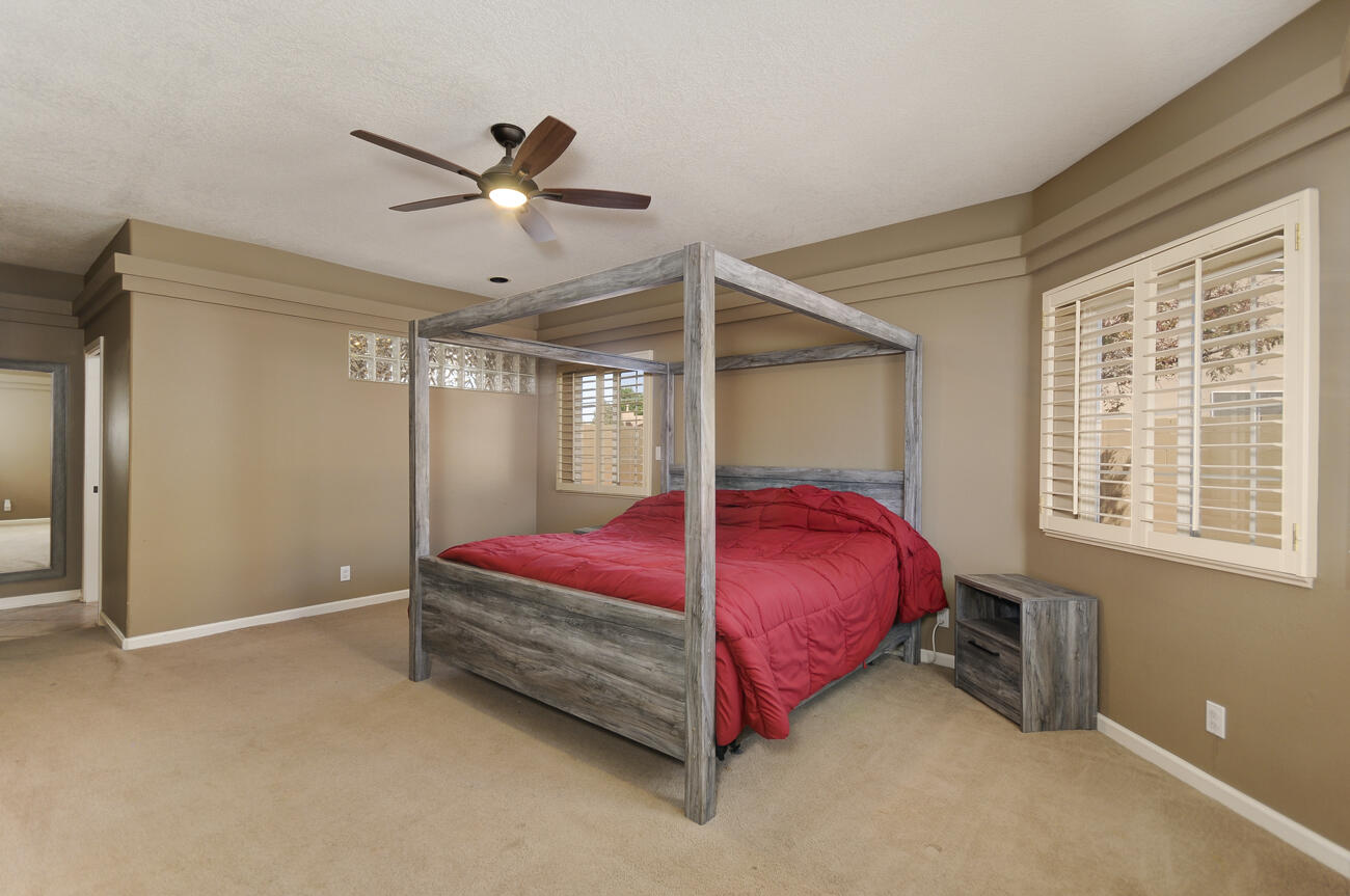 3913 Bay Hill Loop SE