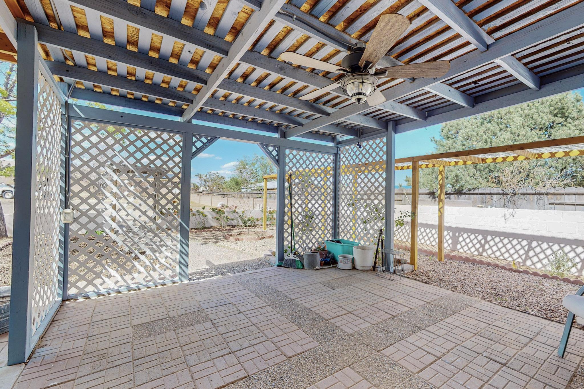 6239 Roadrunner Loop NE